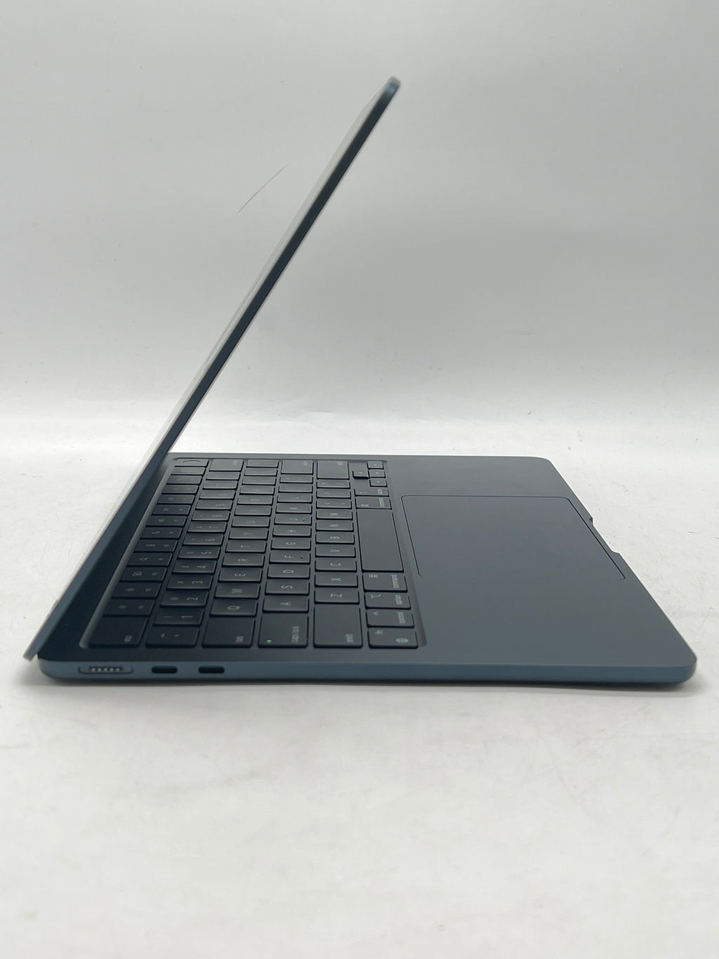 Apple MacBook Air 13" M3 8GB RAM 256GB SSD Midnight - Used