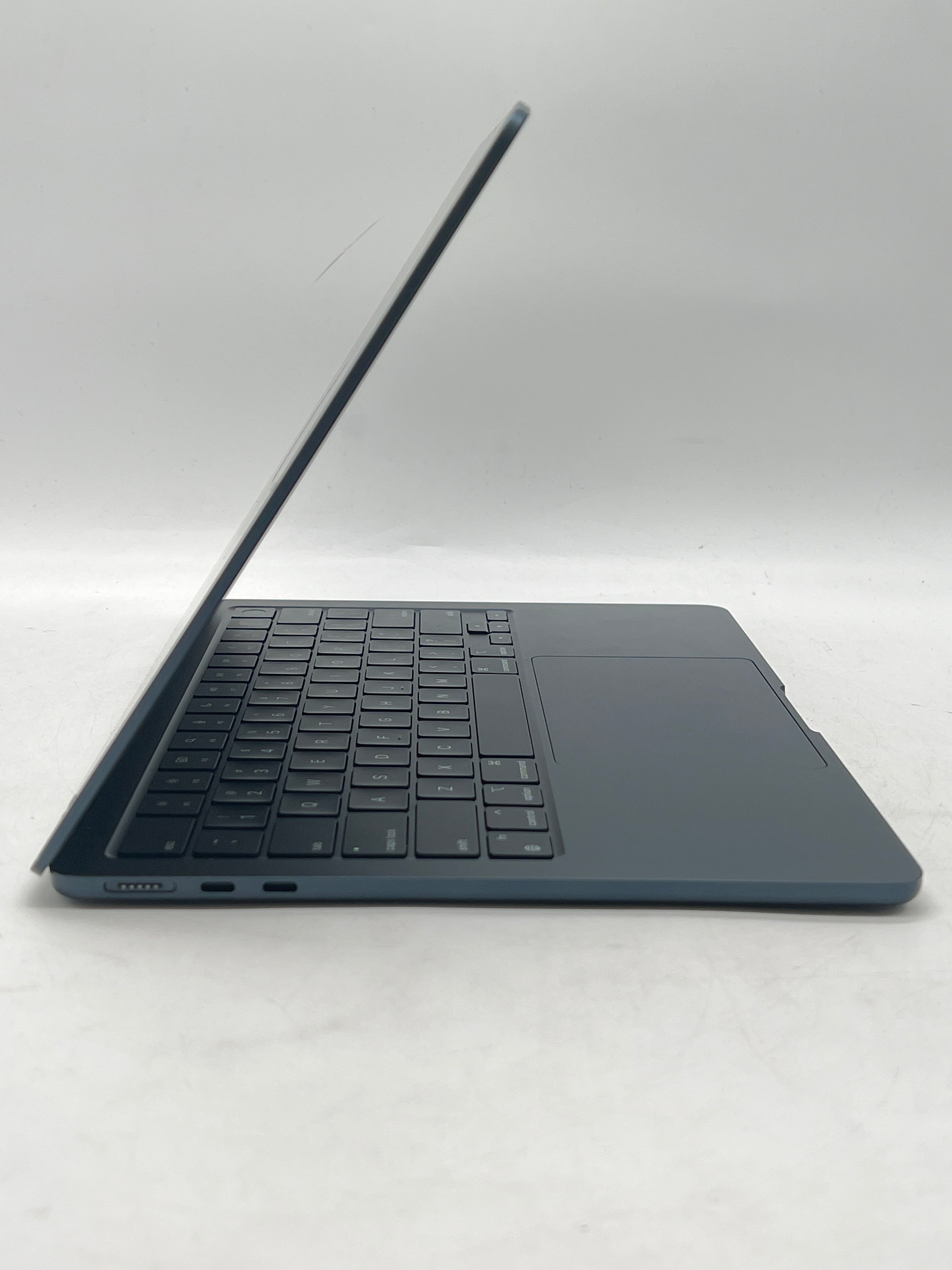 Apple MacBook Air 13" M3 8GB RAM 256GB SSD Midnight - Used