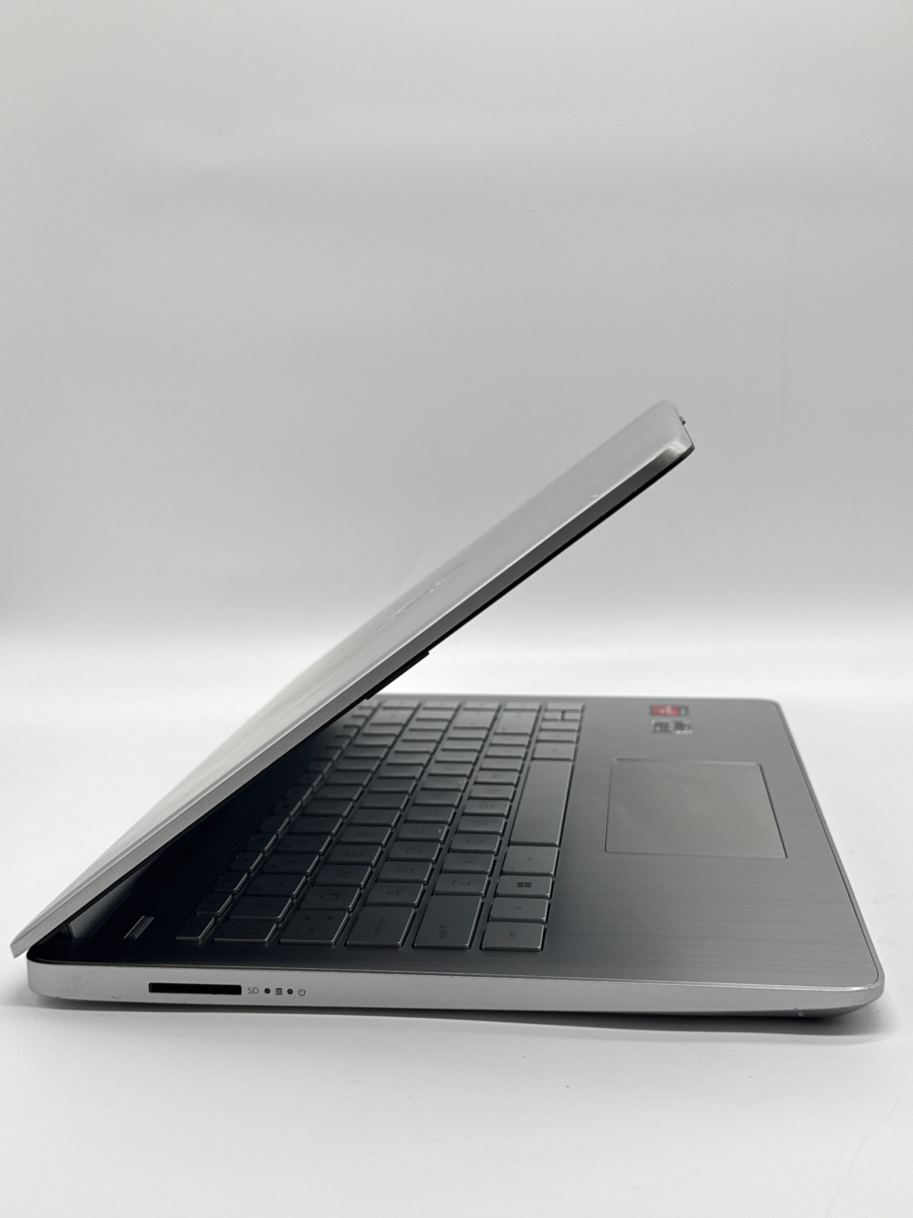 HP 14-FQ1025NR Ryzen 5 5500U 8GB RAM 256GB SSD