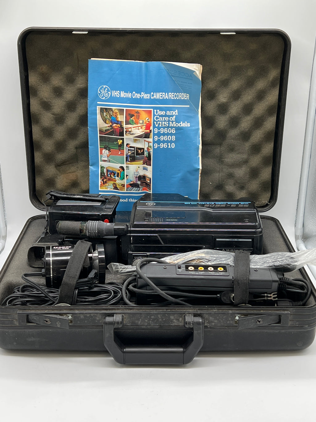 Vintage Camera General Electric SE 9 - 9068 Black with Case