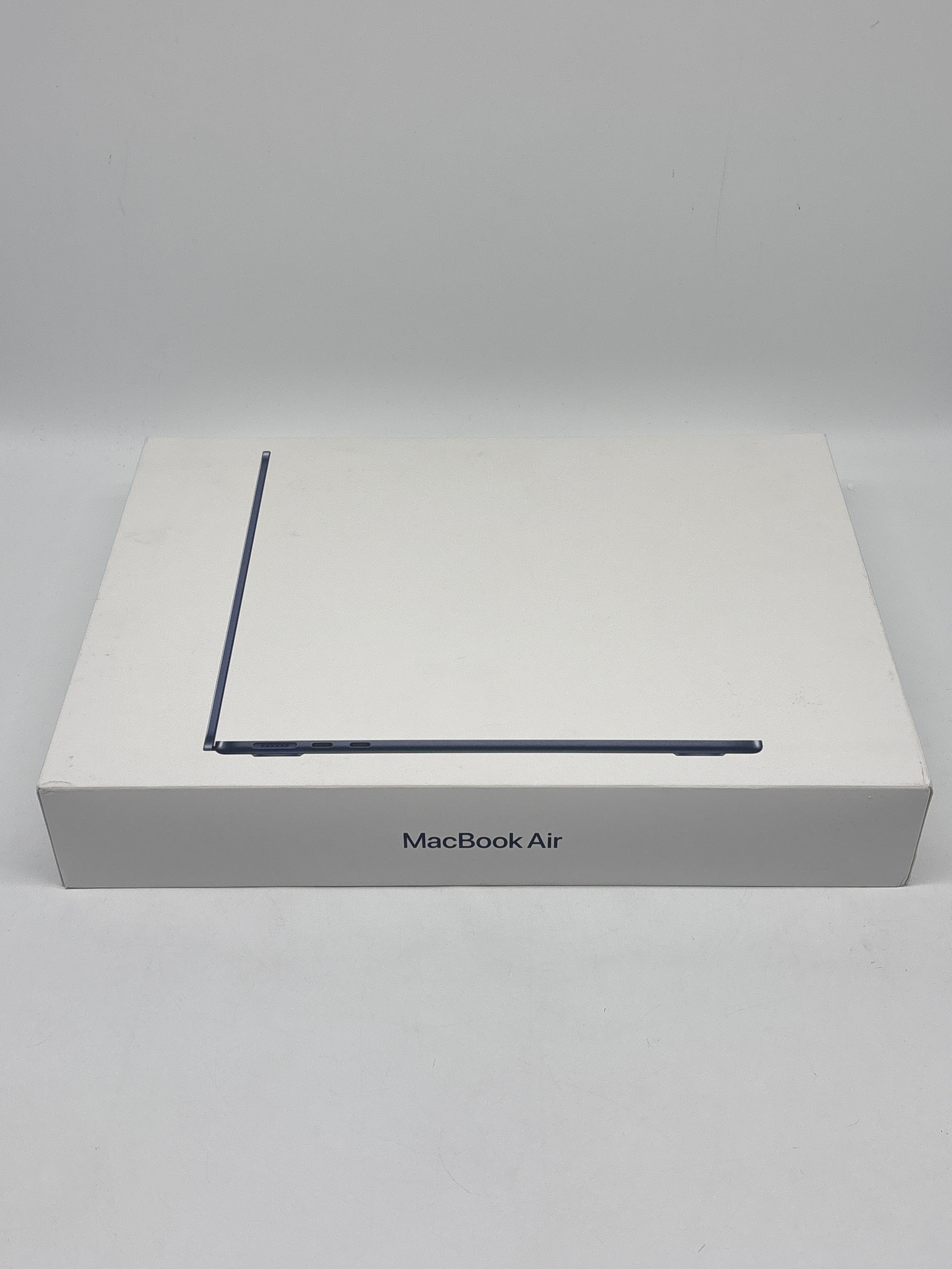 Apple MacBook Air 13" M4 A3240 16GB RAM 256GB SSD - Used with Box