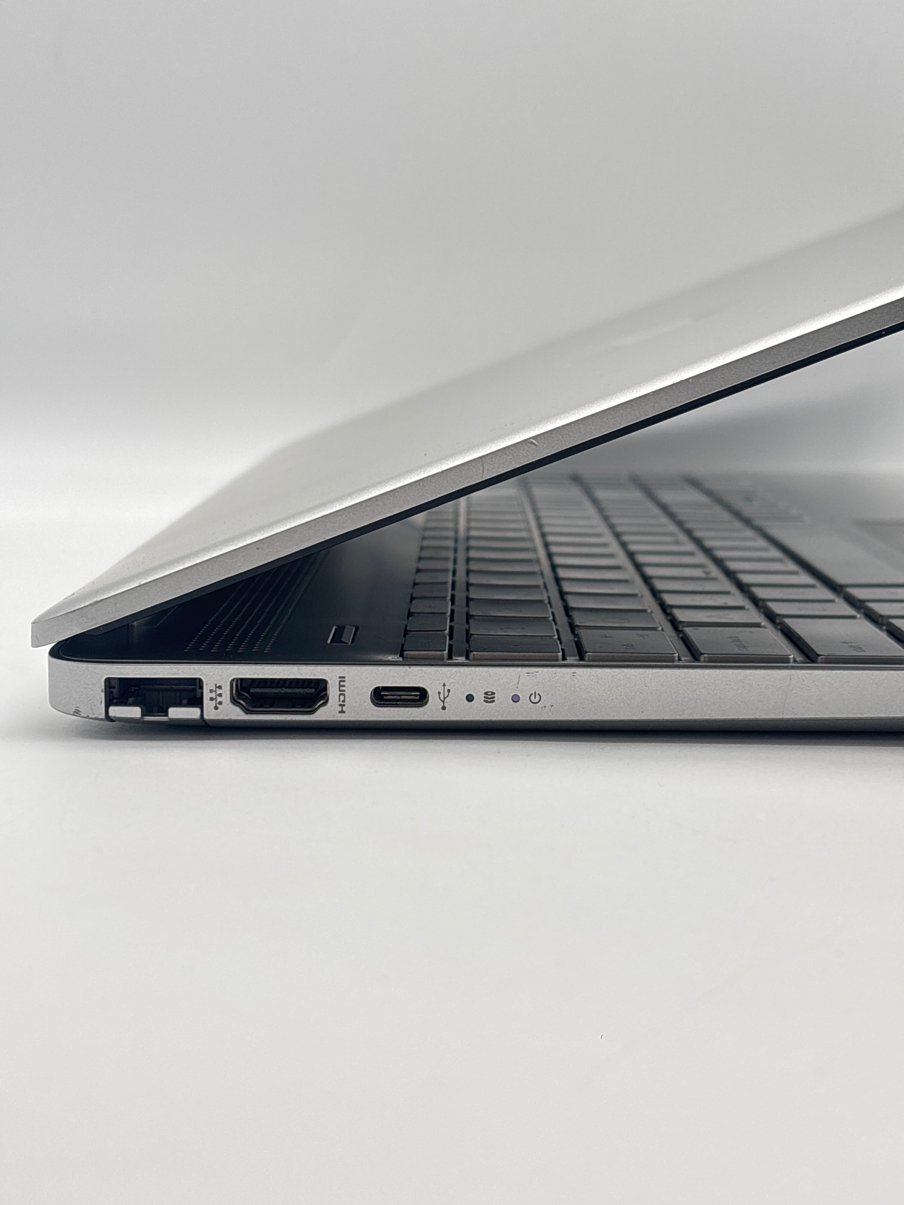 HP 15-dw3013dx i3-1115G4 8GB RAM 256GB SSD