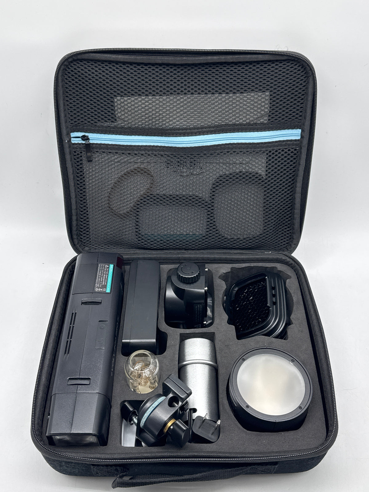 Flashpoint eVOLV 200 Pro R2 TTL Pocket Flash 200Ws w/ Case - Used