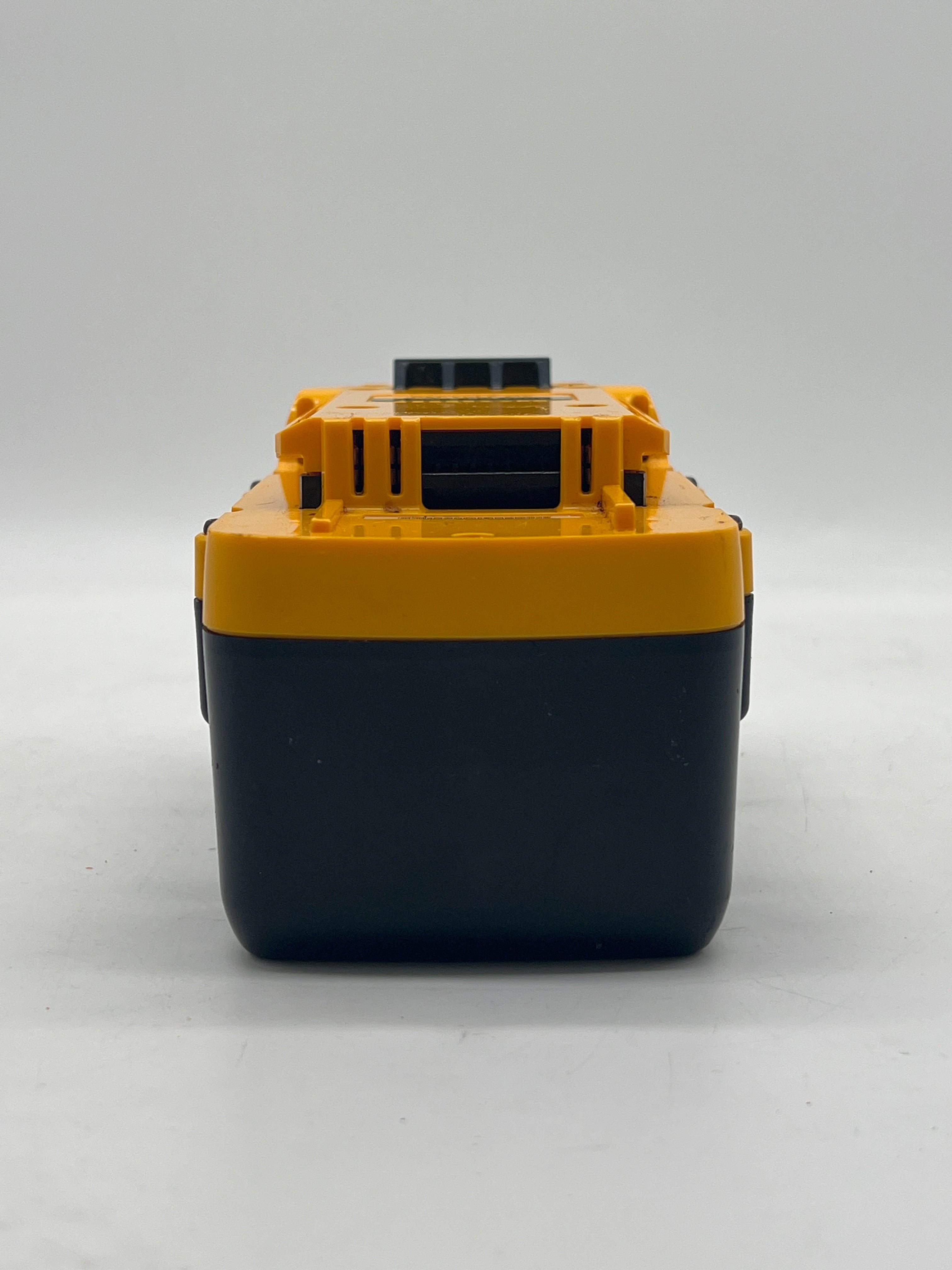Dewalt DC9360 36V Battery  & DC9000 28V-36V Battery Charger - For Parts (Read DESC)