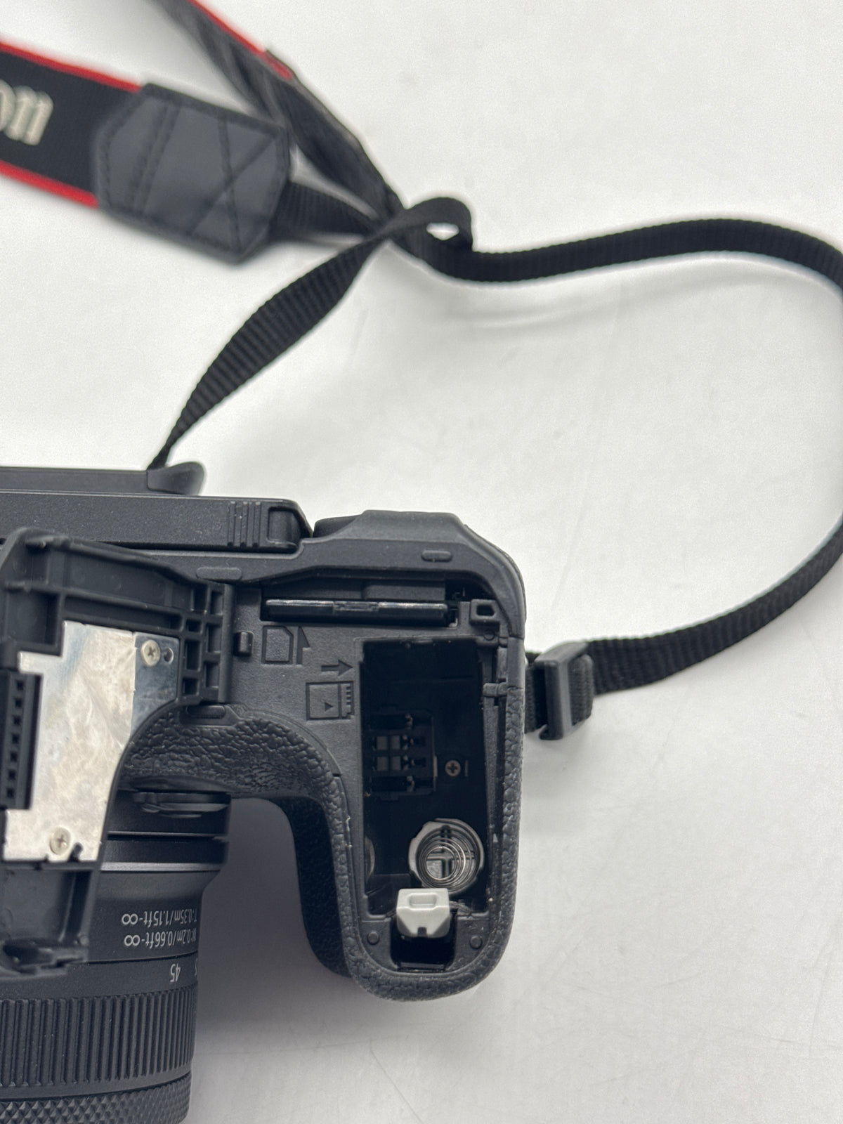 Canon EOS R10 24.2MP Mirrorless Camera w/ Lens Flash Black - Used