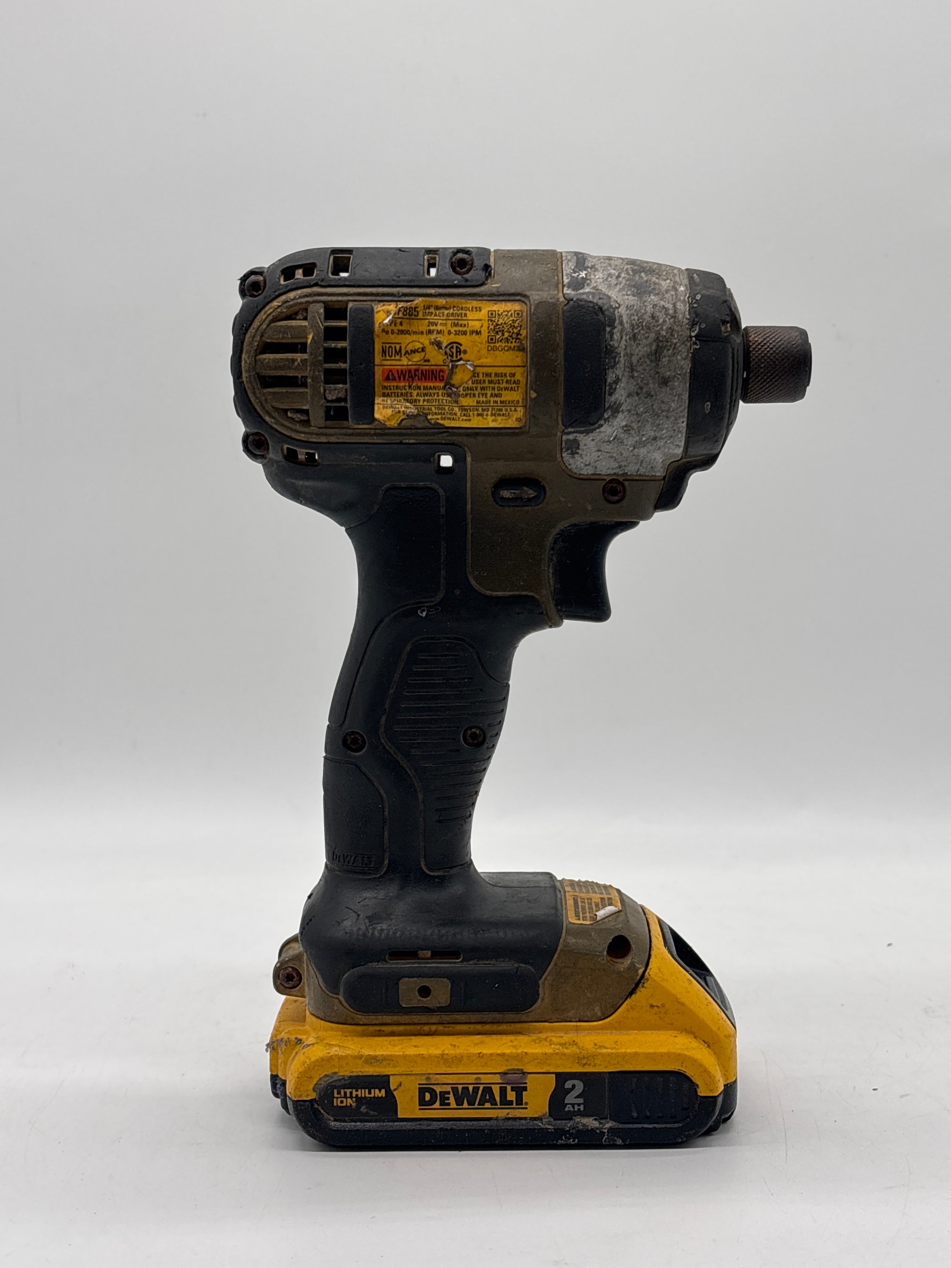 DeWalt DCF885 20V Cordless Impact Driver Battery and Charger Used