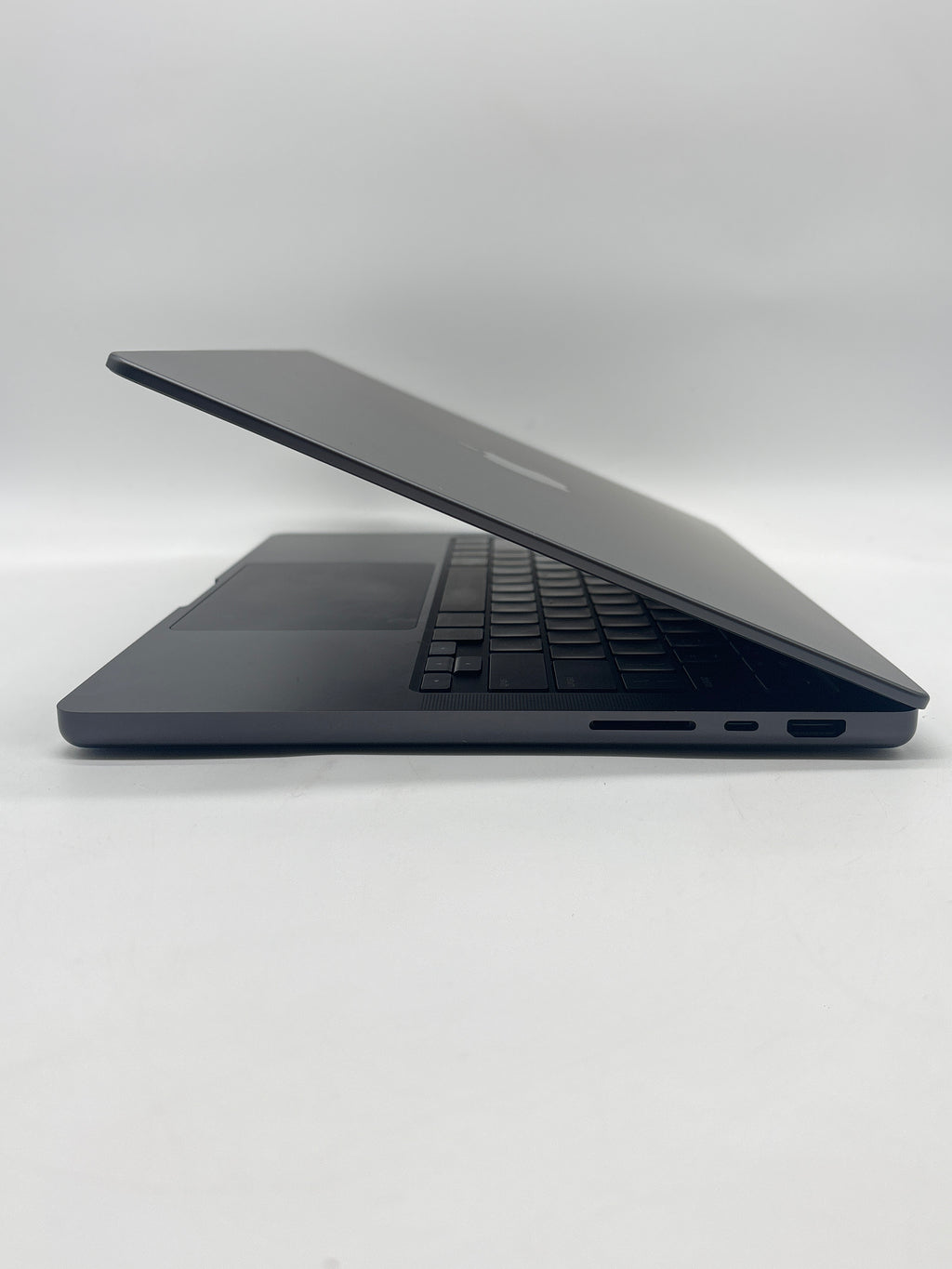 Apple MacBook Pro A2992 M3 Pro 18GB RAM 512GB (Cycle Count 24)