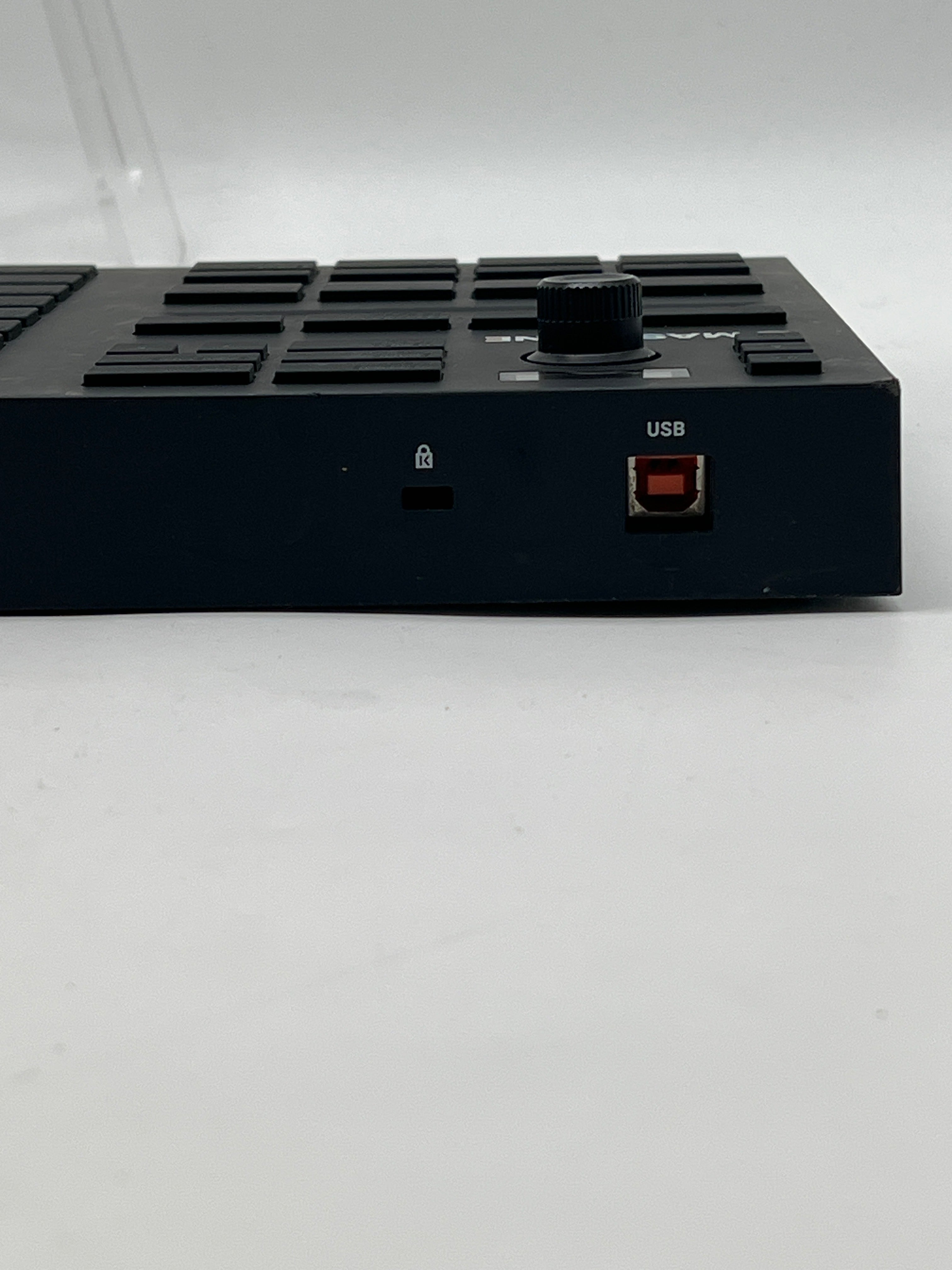 MASCHINE MIKRO MK3 Portable MIDI Interface - Used