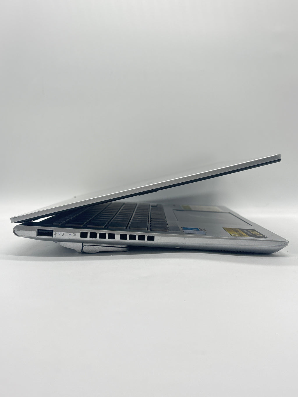 Asus VivoBook A1403Z i5-12500H 24GB RAM 512GB SSD - For Parts (Read DESC)