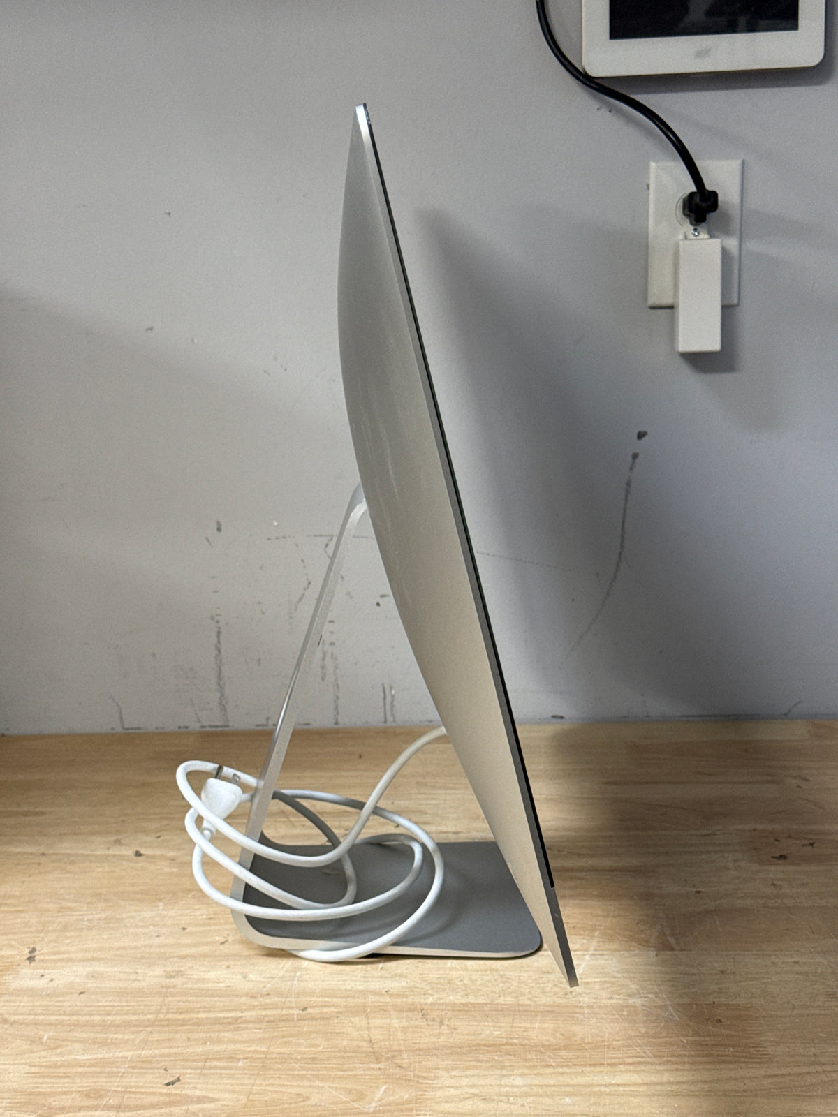 Apple iMac 27" 5K A2115 Core i5 8GB 512GB SSD Radeon Pro 5300 Silver - For Parts
