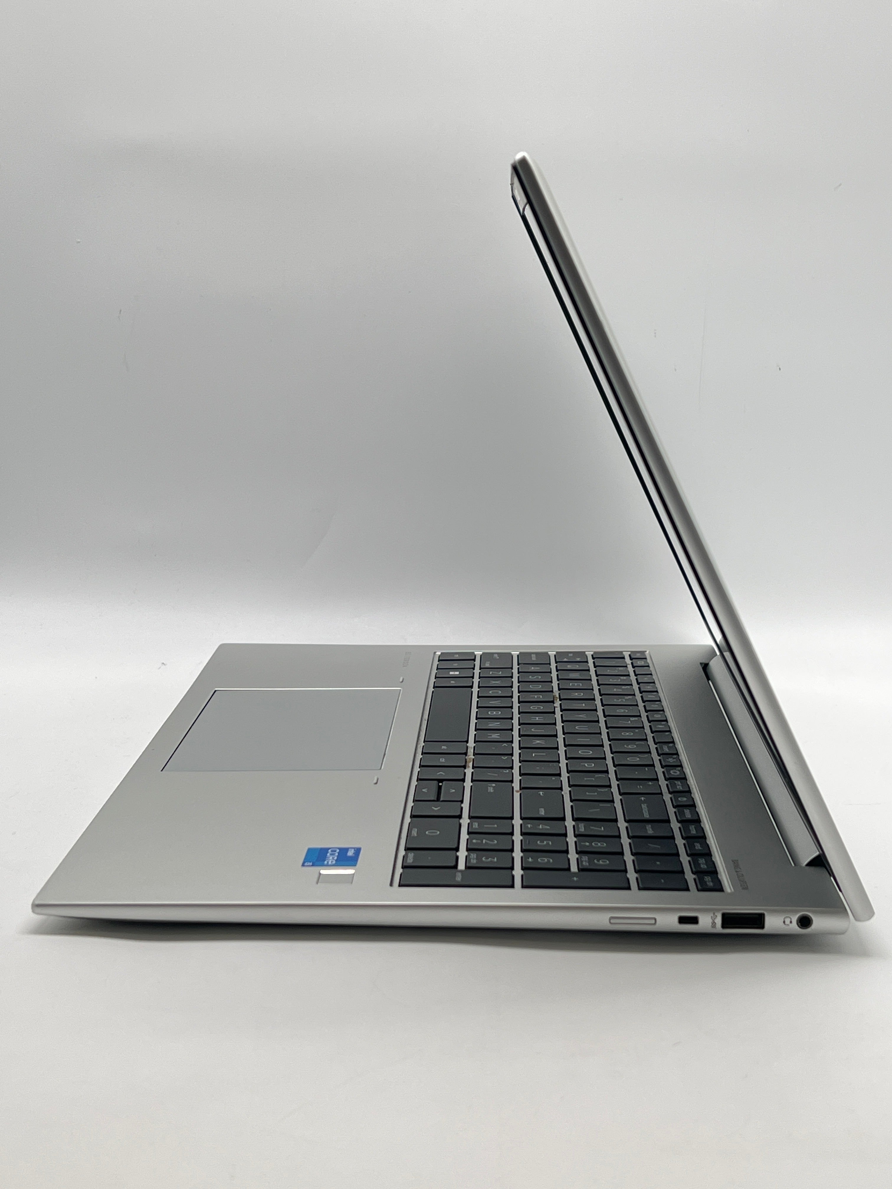 HP EliteBook 860 G10 i5-1335U 16GB RAM 256GB SSD - For Parts (Read Desc)
