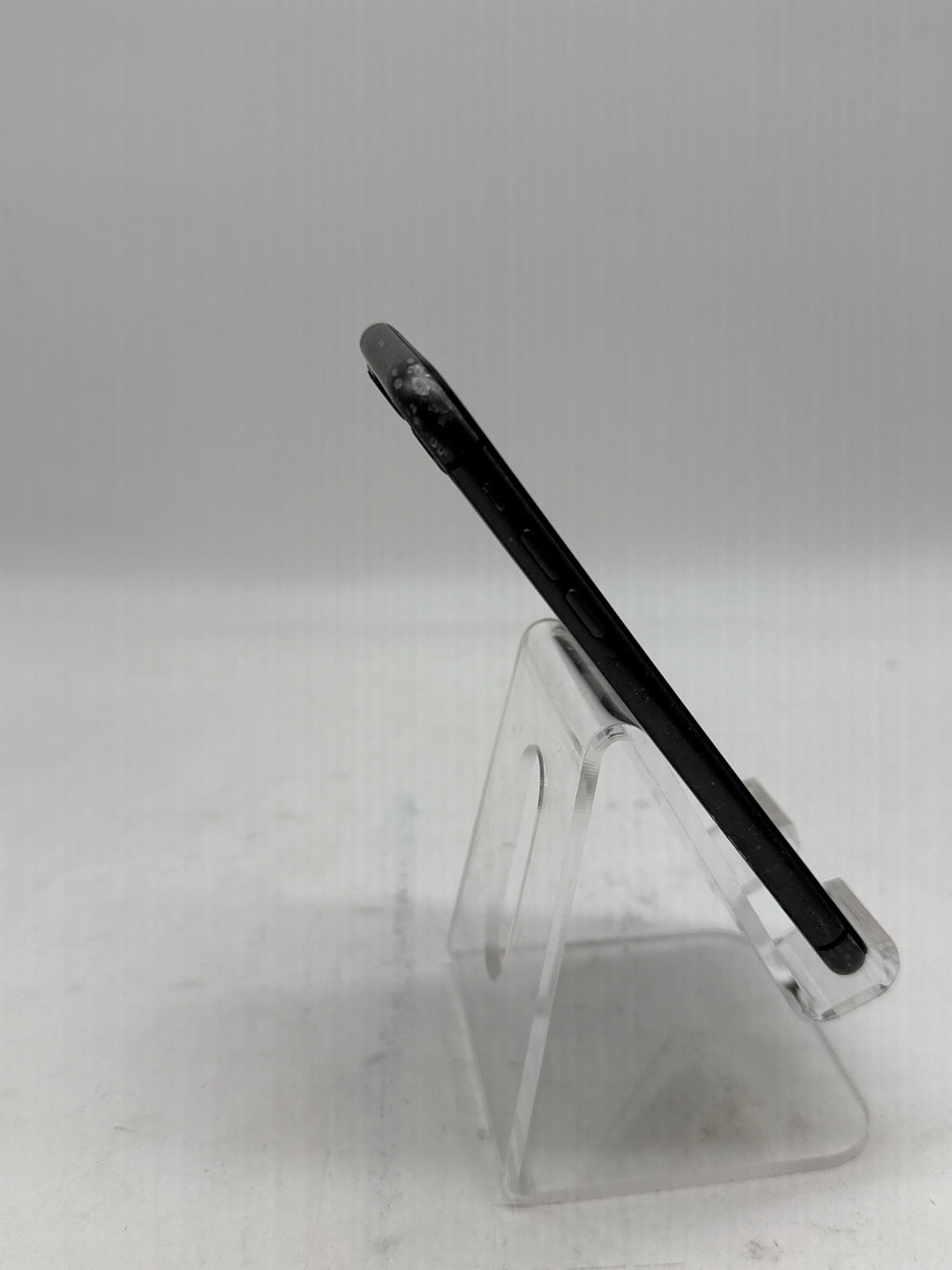 Apple iPhone 11 64GB Factory Unlocked - Cracked Back/Screen Service Battery