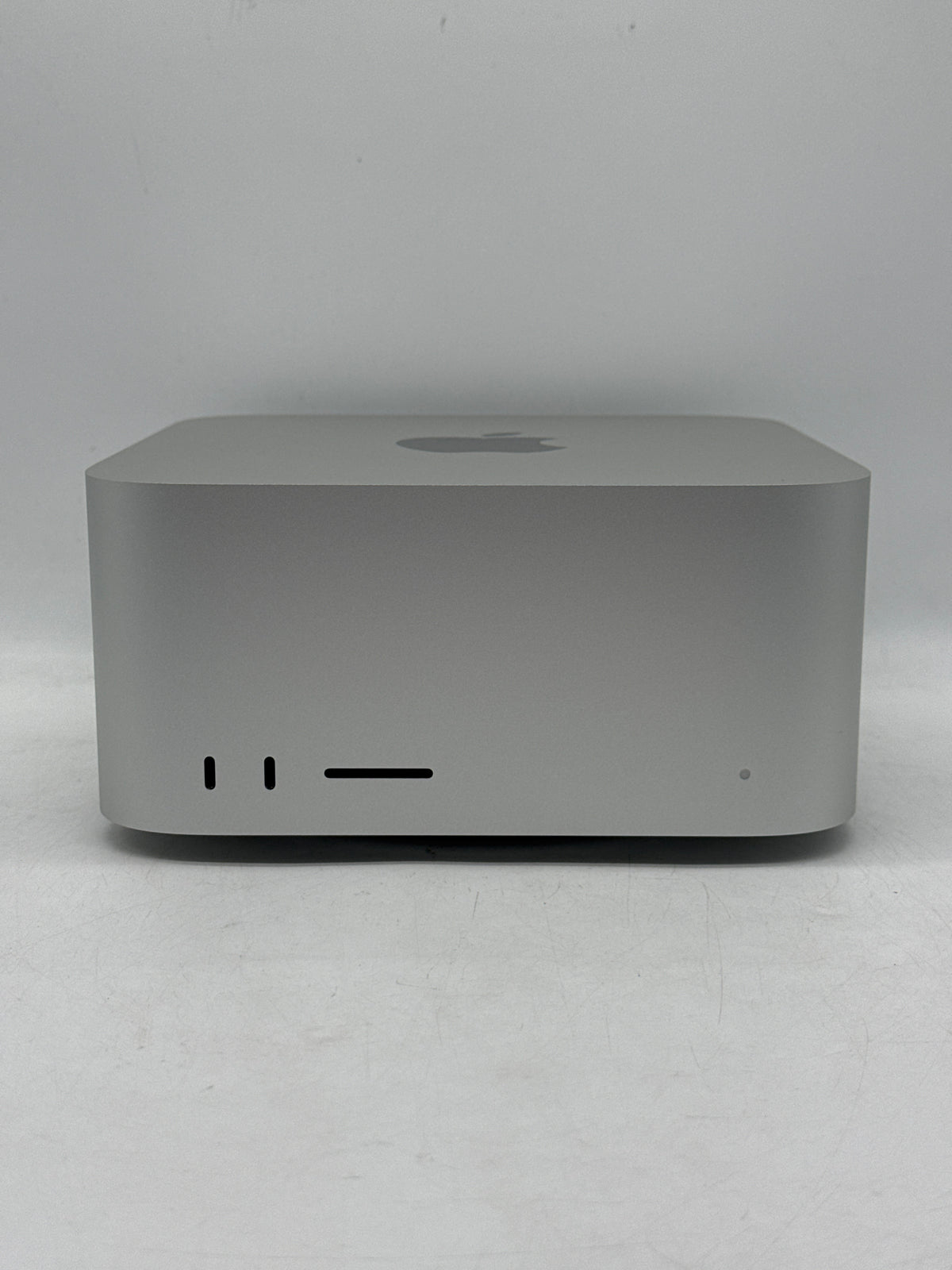 Apple Mac Studio 2025 M4 Max 64GB RAM 4TB SSD 40-Core GPU Silver - Used