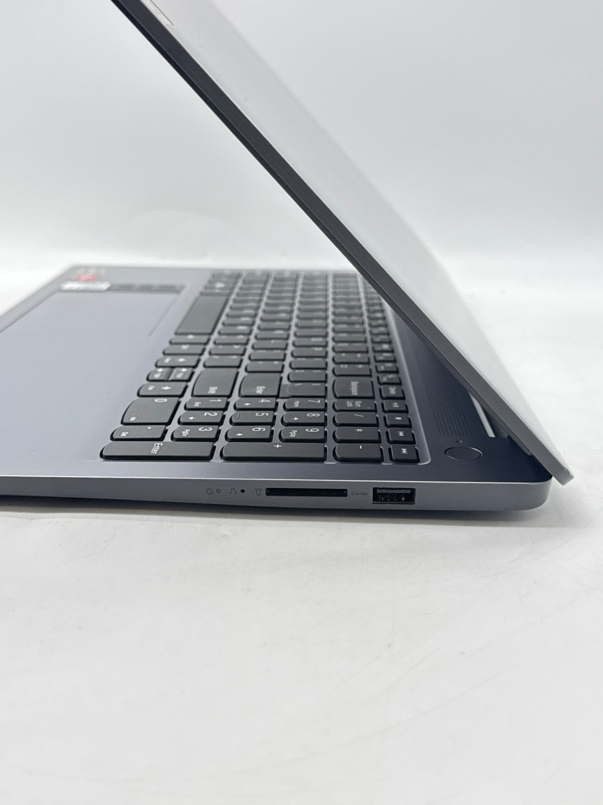 Lenovo IdeaPad Slim 3 15ABR8 Ryzen 7 5825U 16GB RAM 512GB SSD Gray - Used