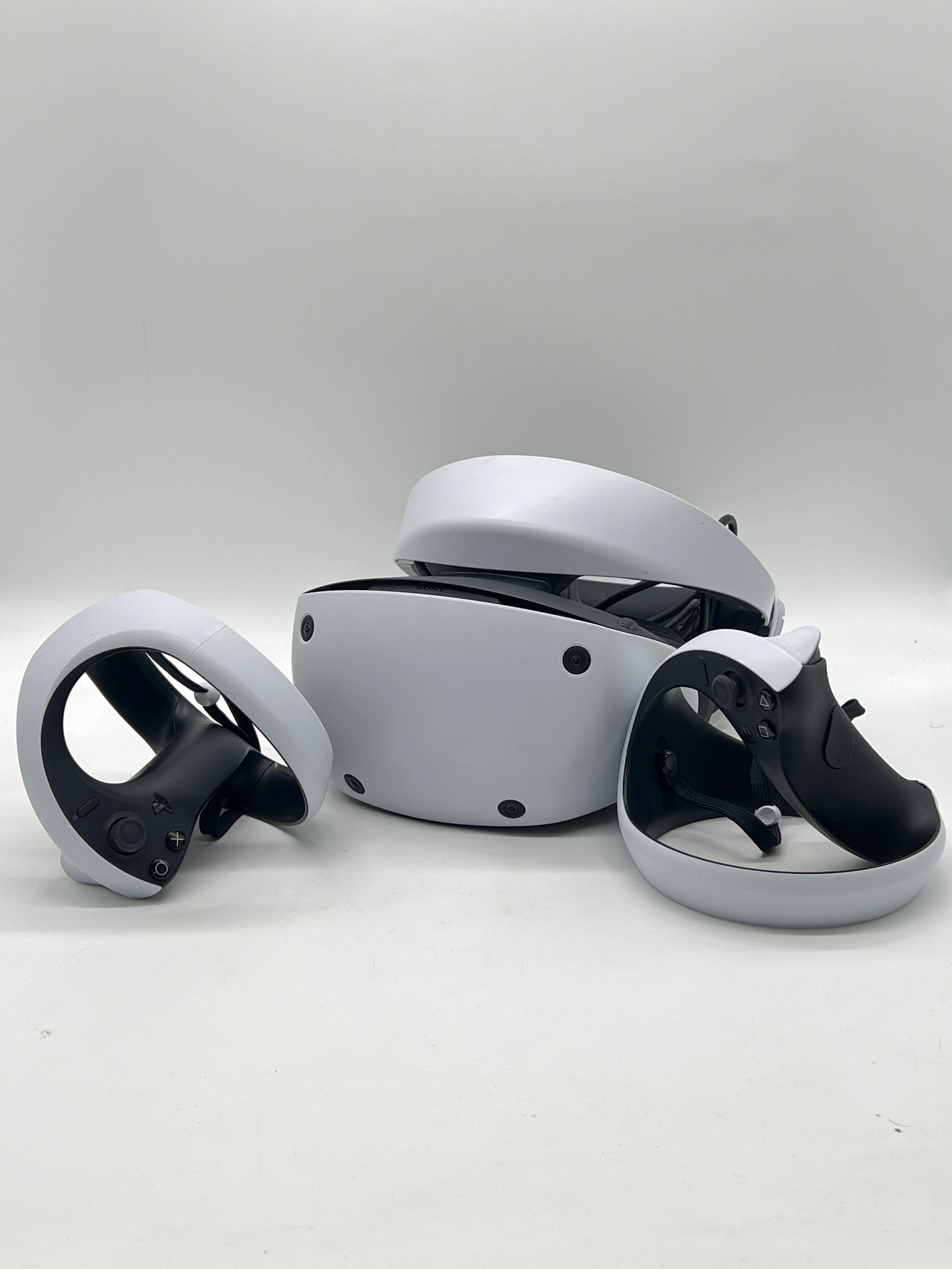 Sony PSVR2 CFI ZVR1 Headset 128 GB White - Used with Controllers.
