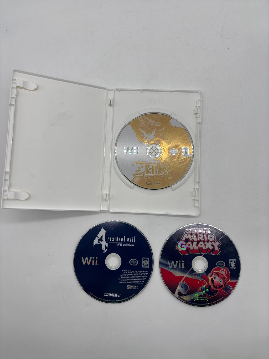 Nintendo Wii RVL-001 4GB Console White W/ Cords + Sensor + 3 Games - Used