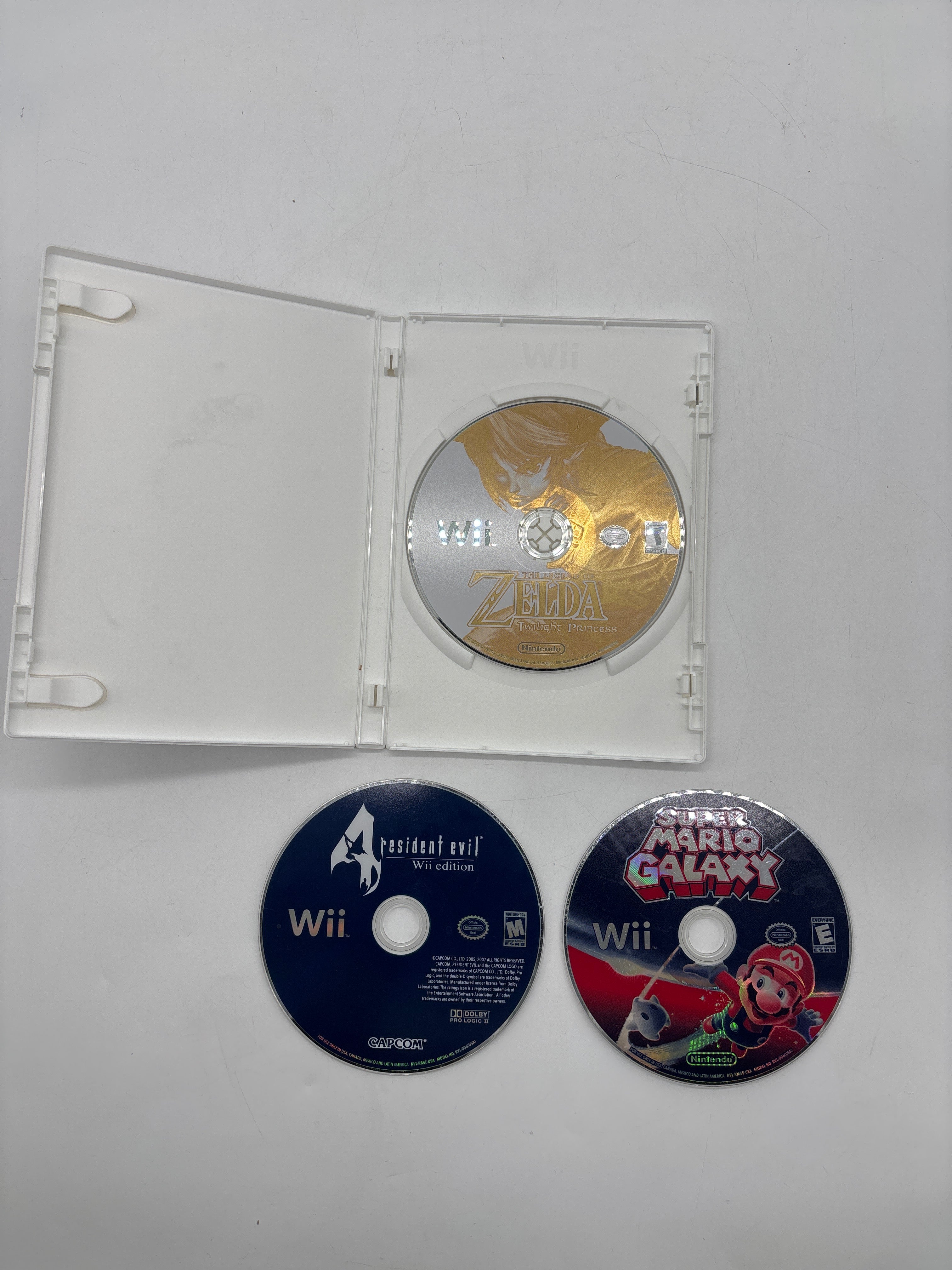 Nintendo Wii RVL-001 4GB Console White W/ Cords + Sensor + 3 Games - Used