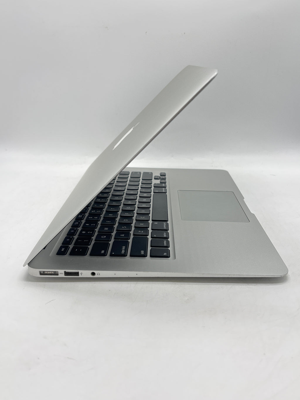 Apple MacBook Air 13in Mid 2013 A1466 Core i7 4GB RAM 121GB Flash Silver - Used