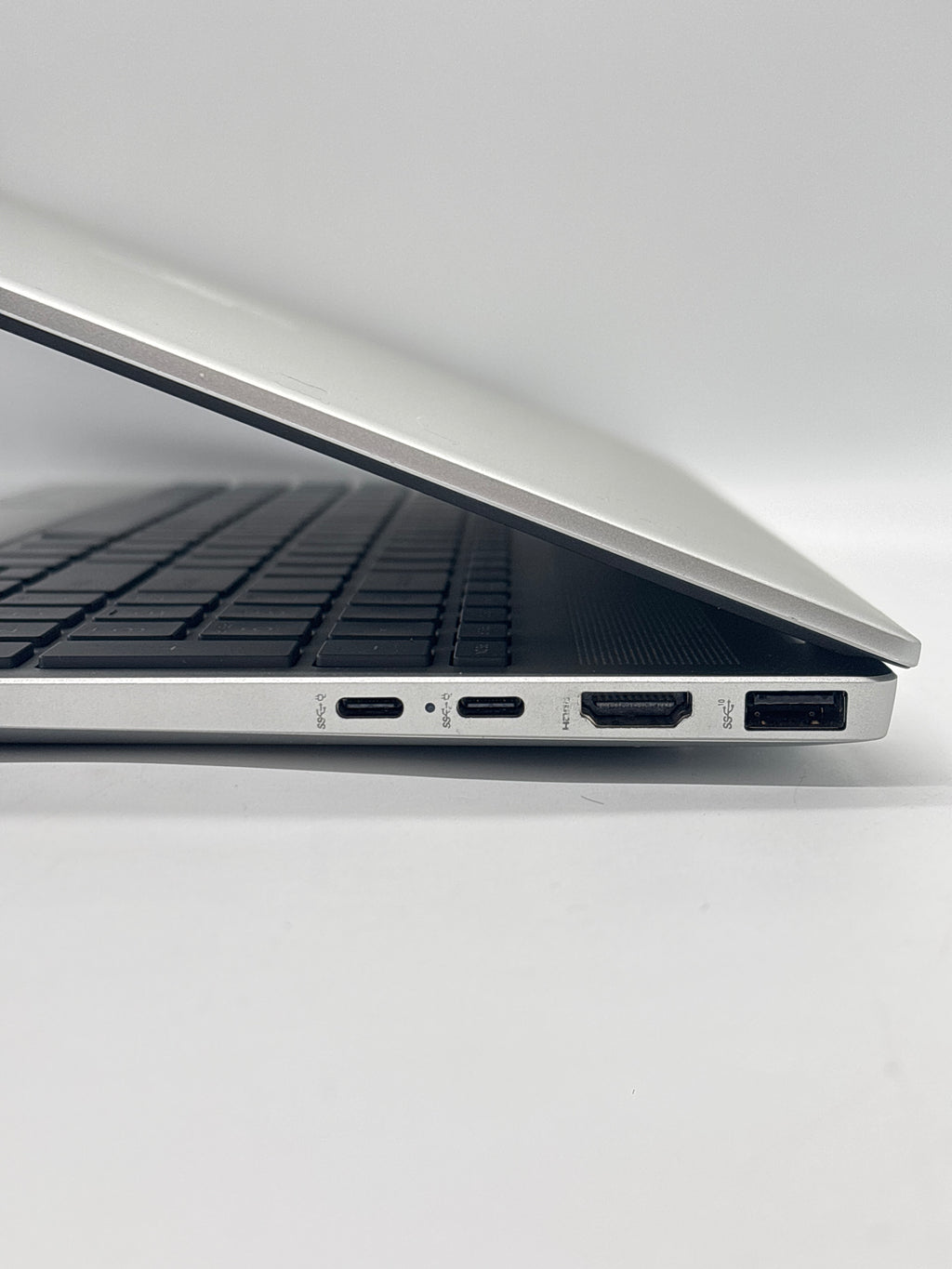 HP Pavilion 16-af0063cl Core 5 120U 16GB RAM 1TB SSD