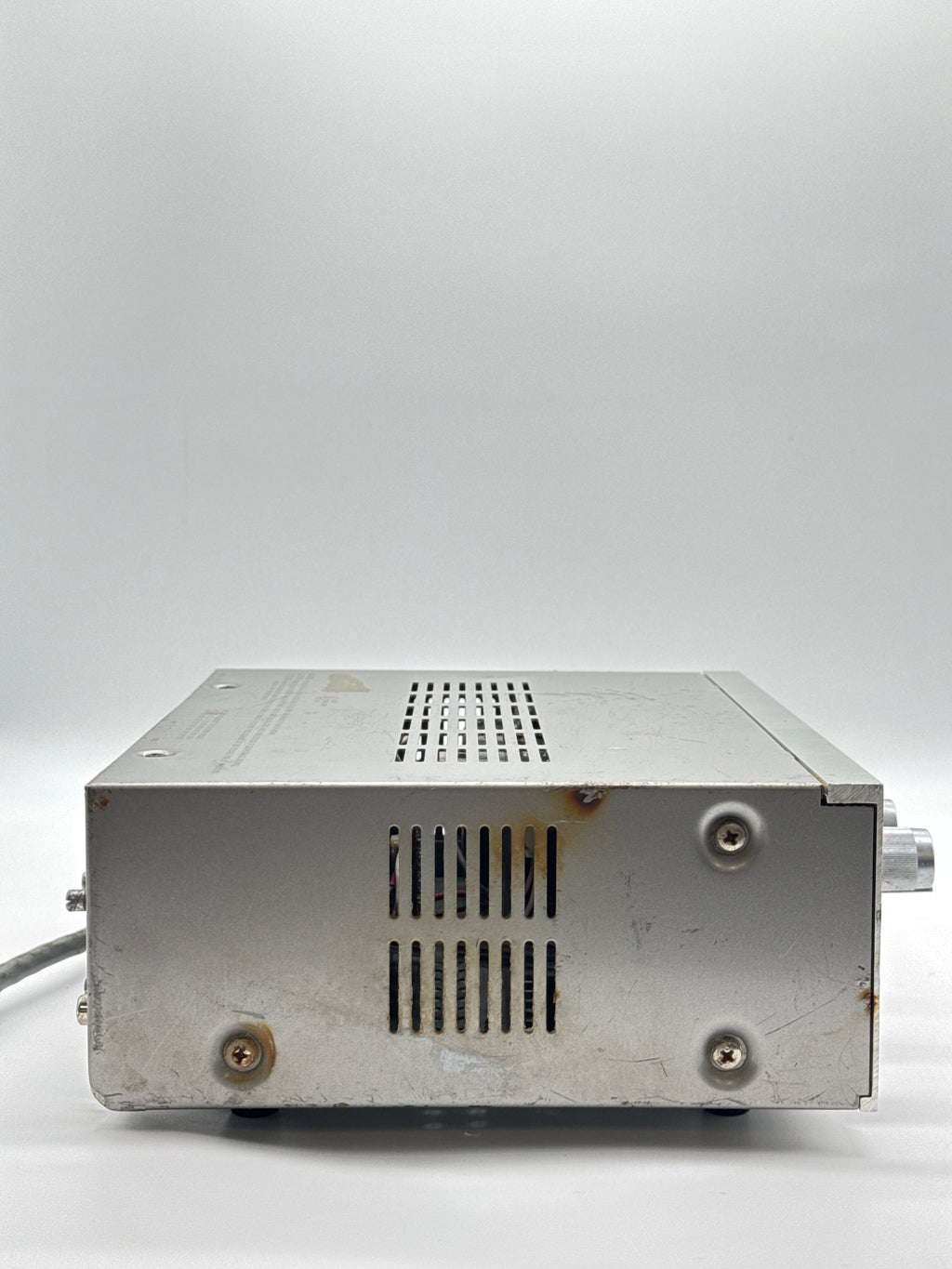 TOA A-901A Power Amplifier - For Parts [Untested Powers On]