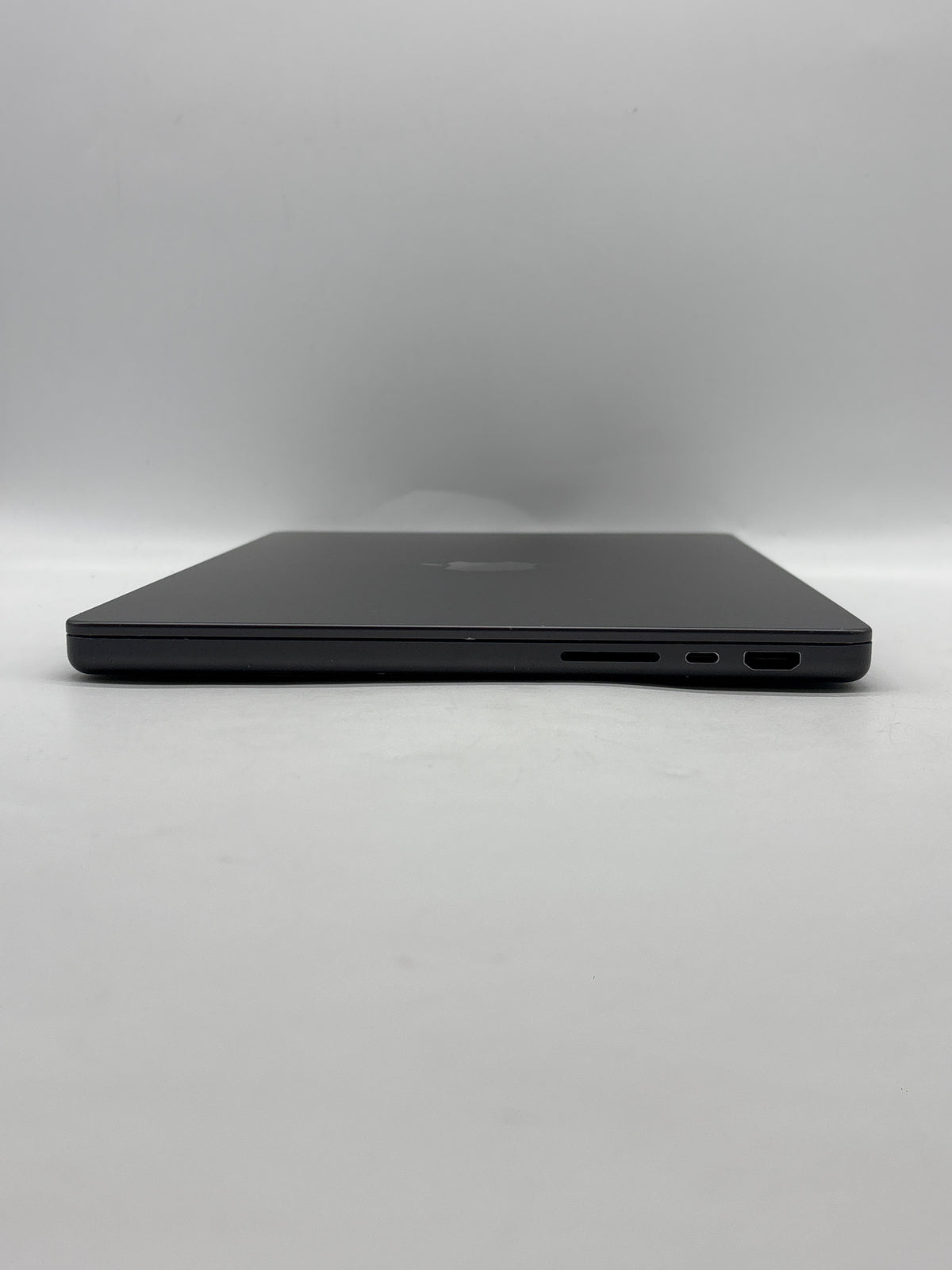Apple MacBook Pro 14" A2992 M3 Pro 18GB RAM 512GB SSD Space Gray - Used