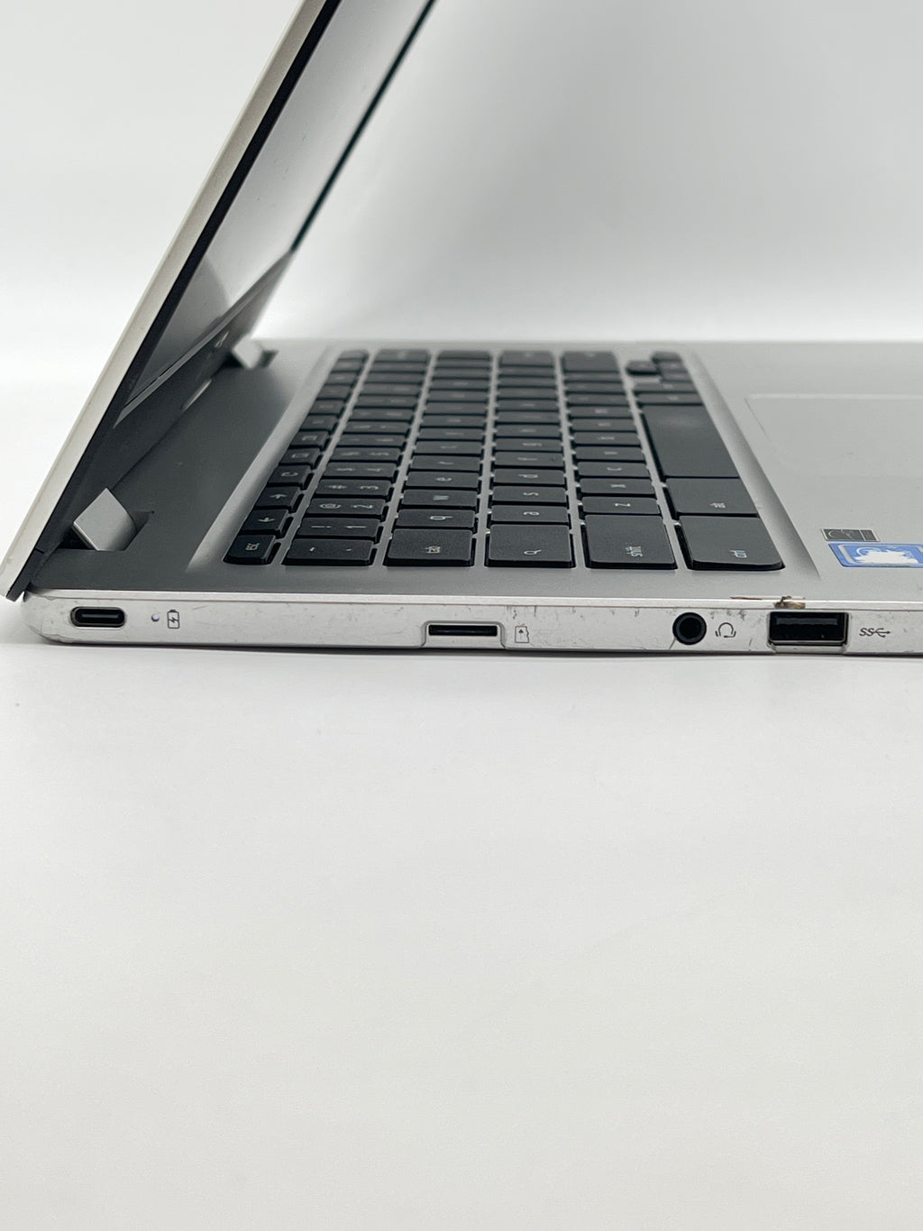 Asus Chromebook C423NA Intel Celeron N3350 4GB RAM 32GB emmc - Used