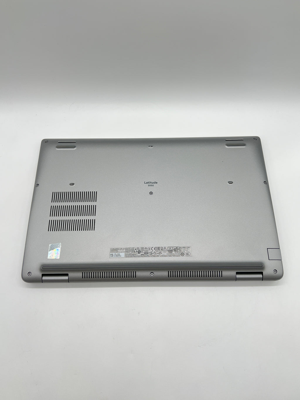 Dell Latitude 5550 15.6” Core Ultra 7 165U 32GB RAM 512GB SSD Silver Used