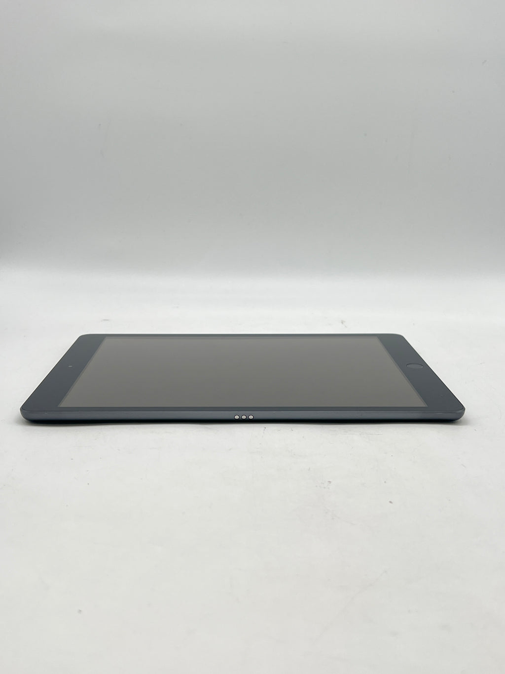 Apple iPad 7th Gen A2197 32GB Wi-Fi Space Gray - Used