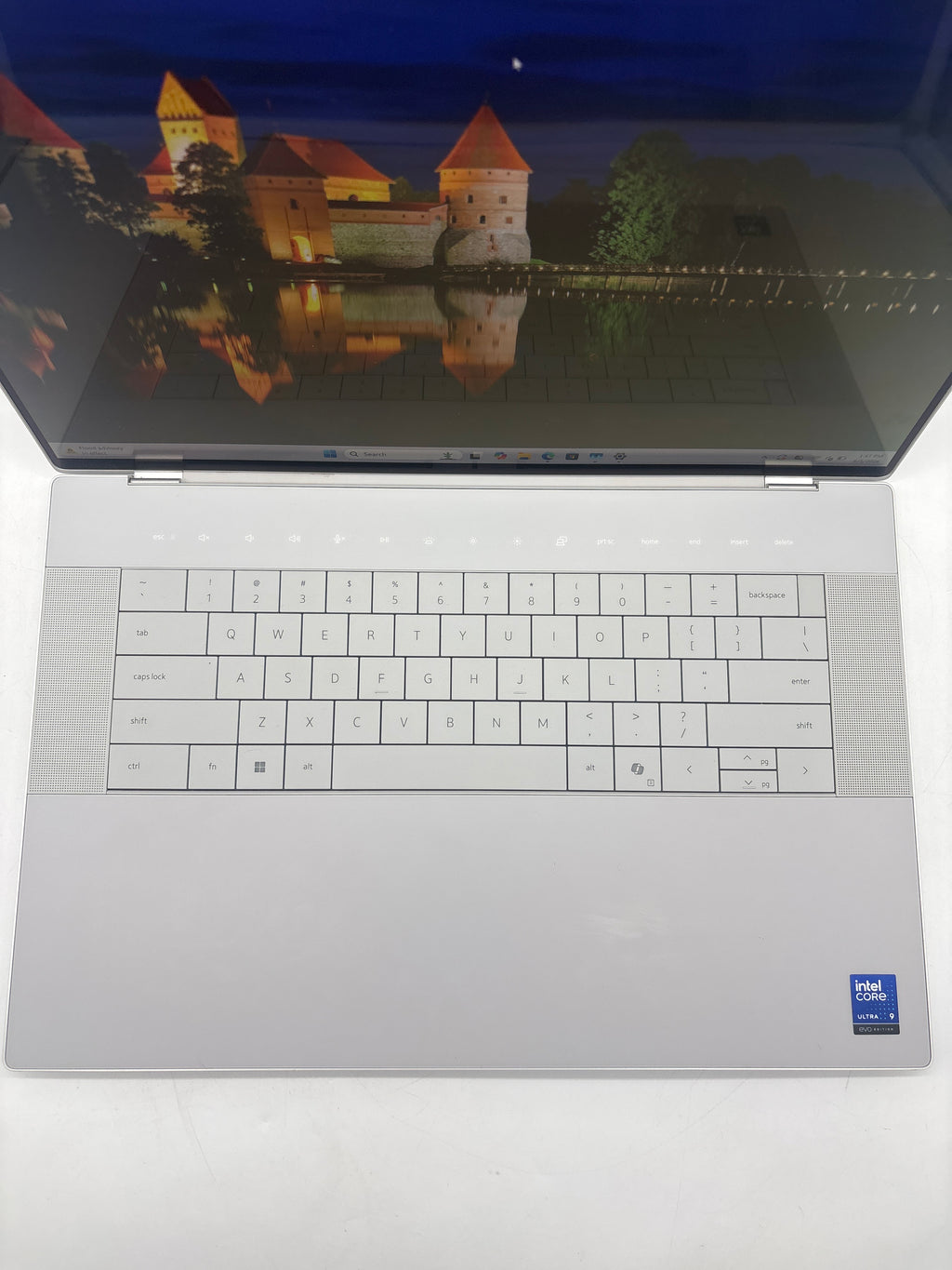 Dell XPS 16 Premium DA16250 Touch Ultra 9 285H 64GB RAM 2TB SSD RTX 5070
