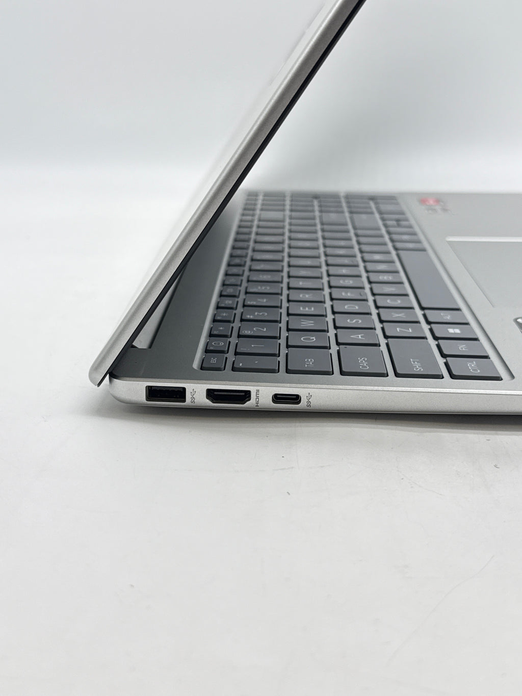 HP 15-fc0081nr Ryzen 3 7320U 8GB RAM 256GB SSD - Bad LCD