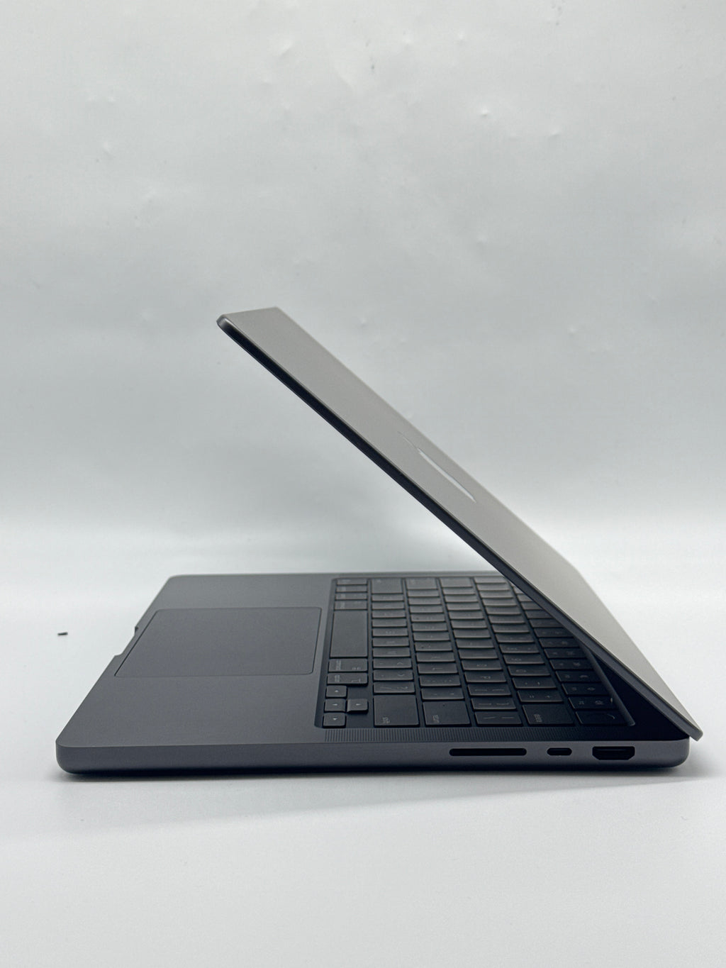 Apple MacBook Pro 14" M5 2025 24GB RAM 1TB SSD Midnight - Used