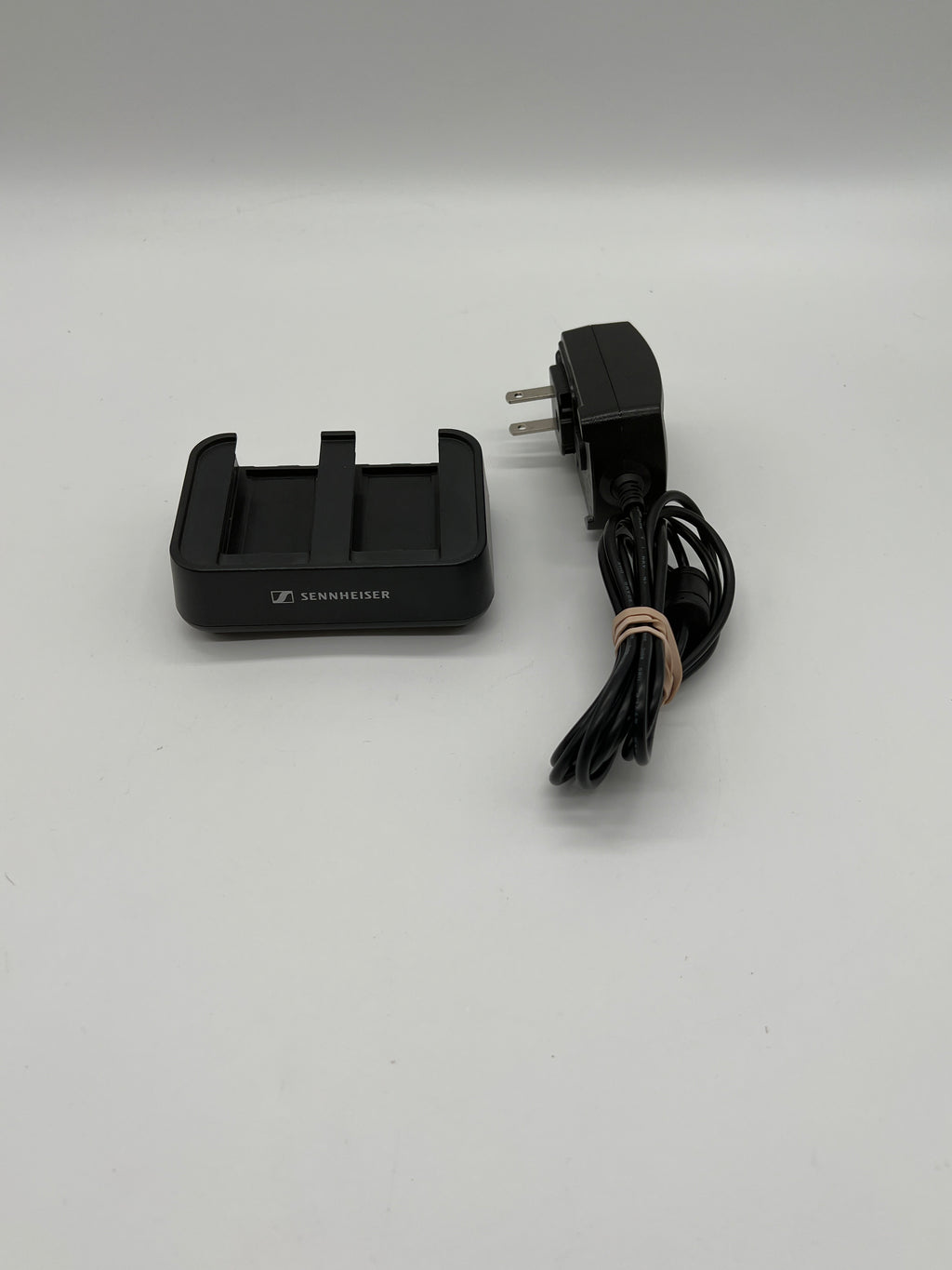 Sennheiser L 70 USB Battery Charger for BA 70 EW-D Black Used