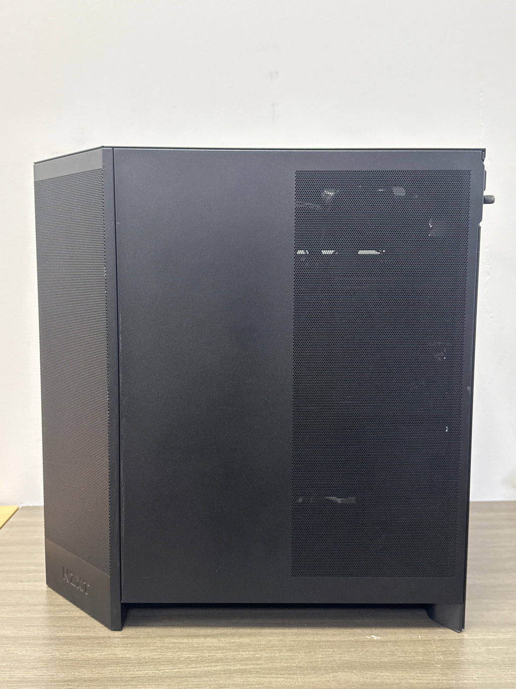 Custom Desktop PC Ryzen 7 5800XT 32GB RAM 1TB SSD RTX 5060 Ti Black - Used