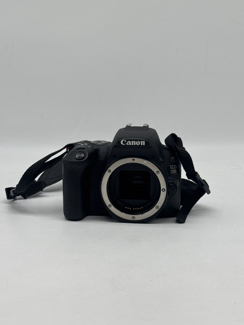 Canon EOS 200D Rebel SL2 w/ 18-55mm IS STM Lens - Used