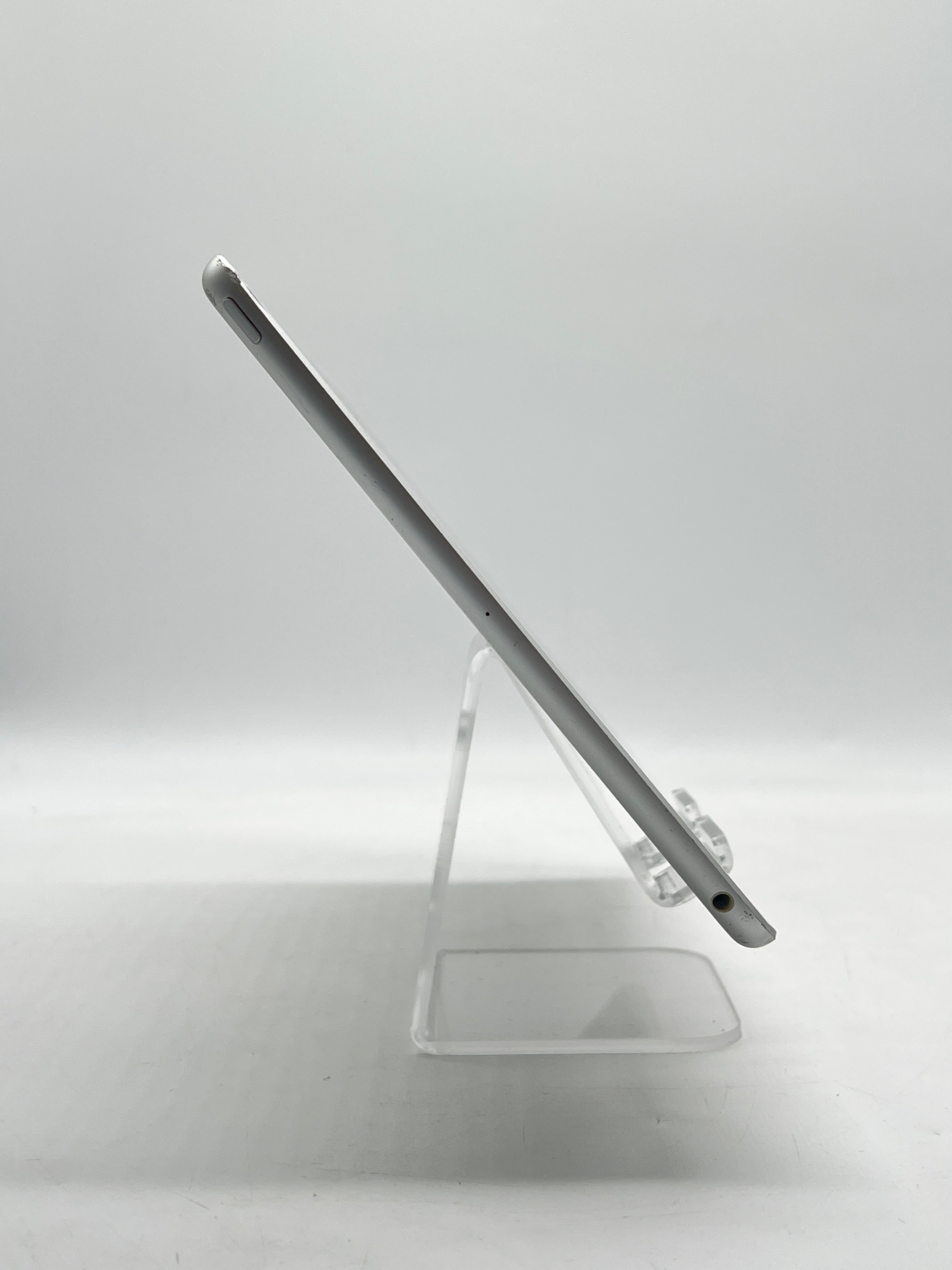 Apple iPad 7th Gen A2197 32GB Silver - WiFi