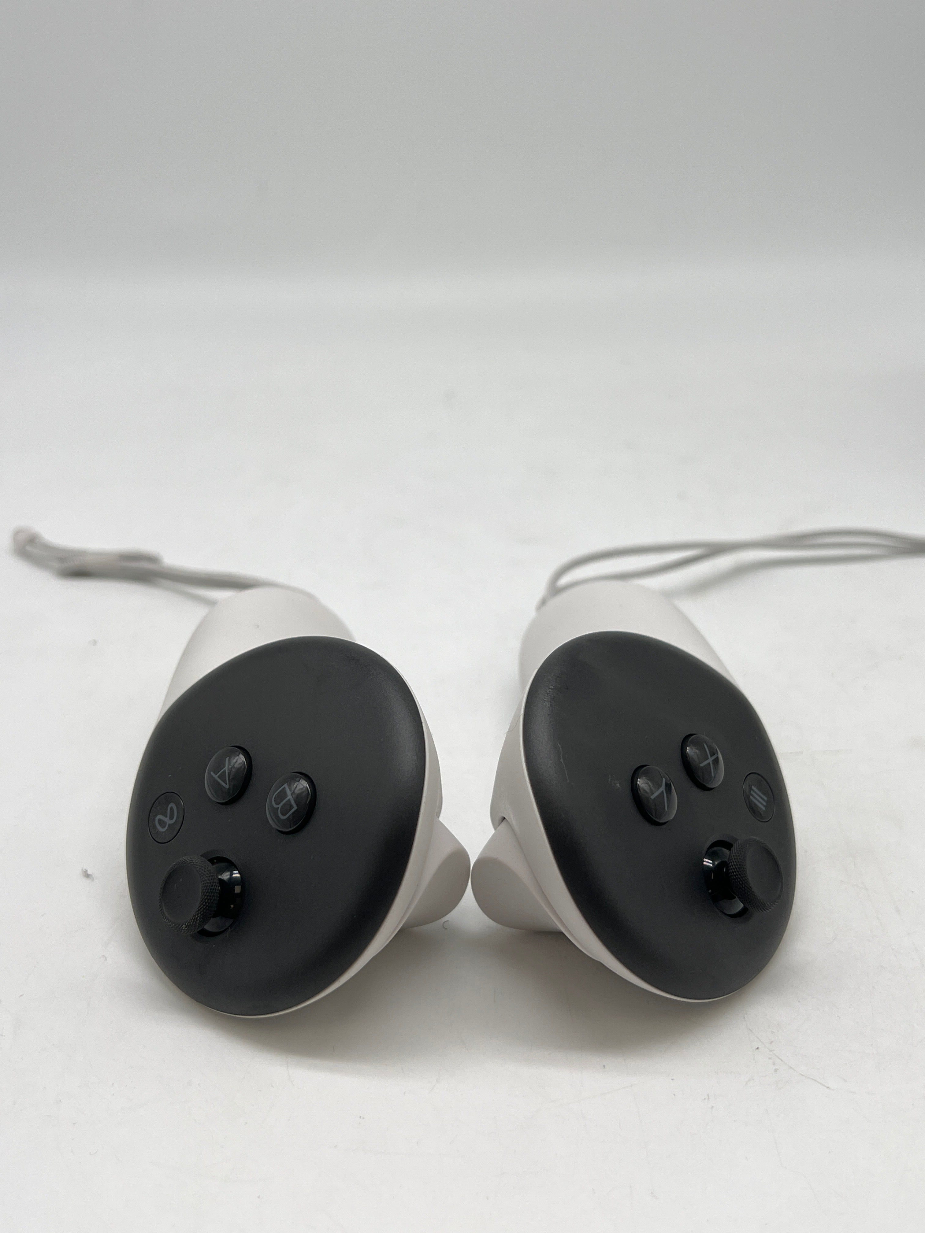 Meta Quest 3S 128GB VR Headset with 2 Wireless Touch Controllers For Parts (Remotely Managed)
