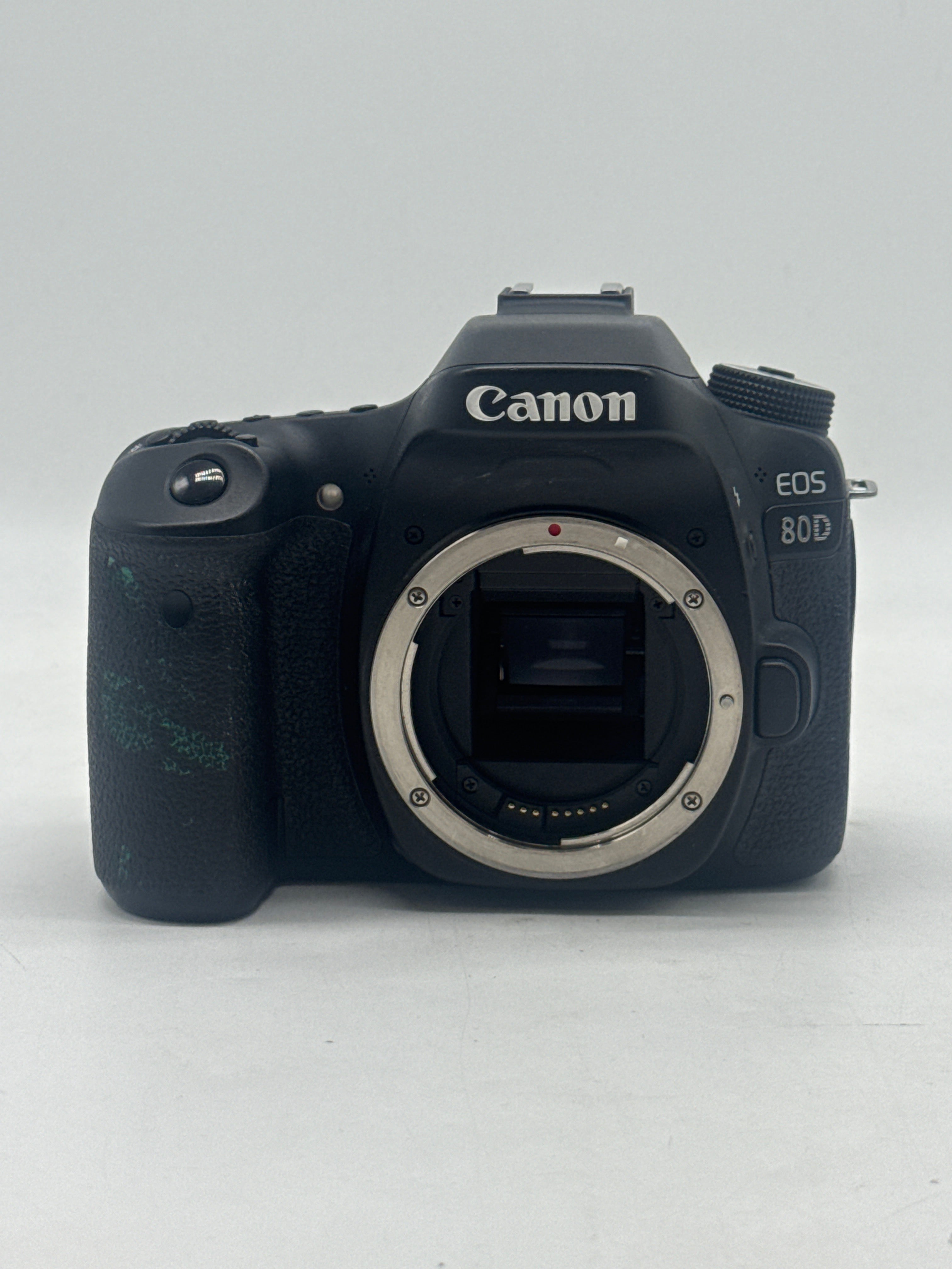 Canon EOS 80D 24.2MP DSLR w/ EF-S 17-85mm IS USM Zoom Lens Bundle