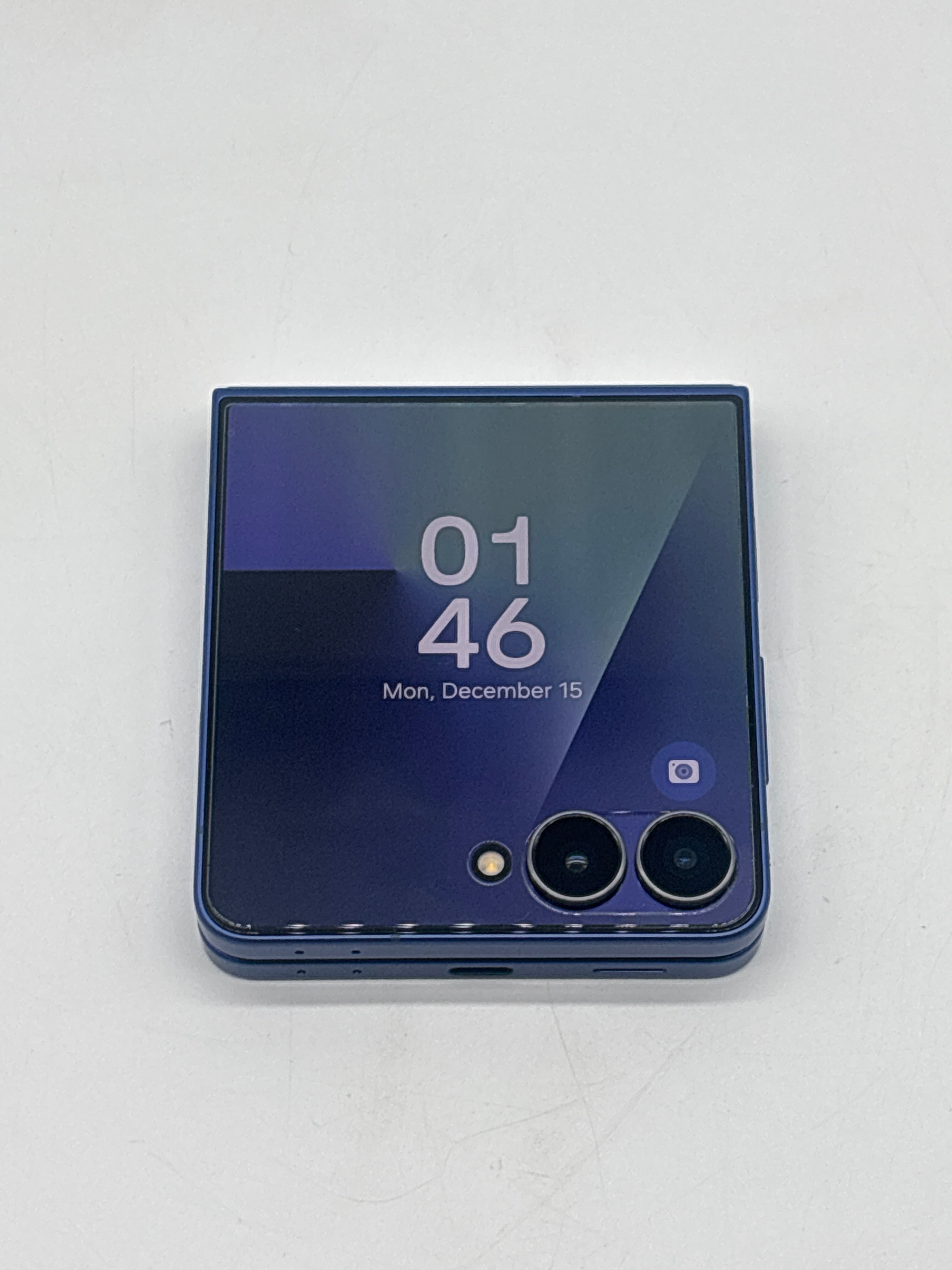 Samsung Galaxy Z Flip 7 256GB Unlocked w/ Box