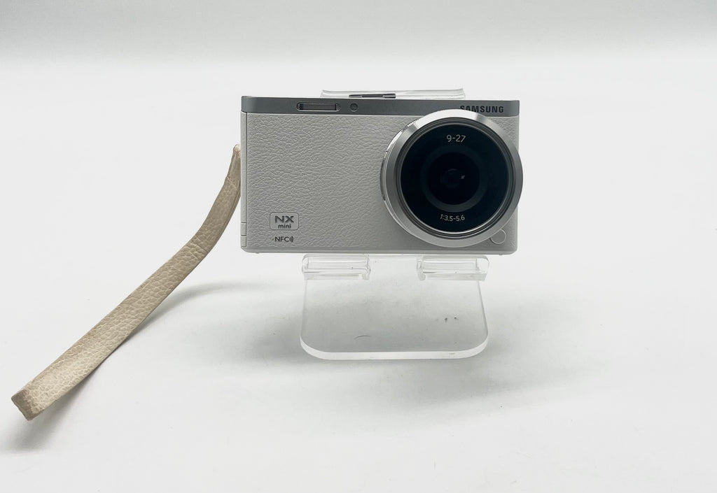 Samsung NX Mini Digital Camera 20.5 MP 9mm Zoom Lens - Used