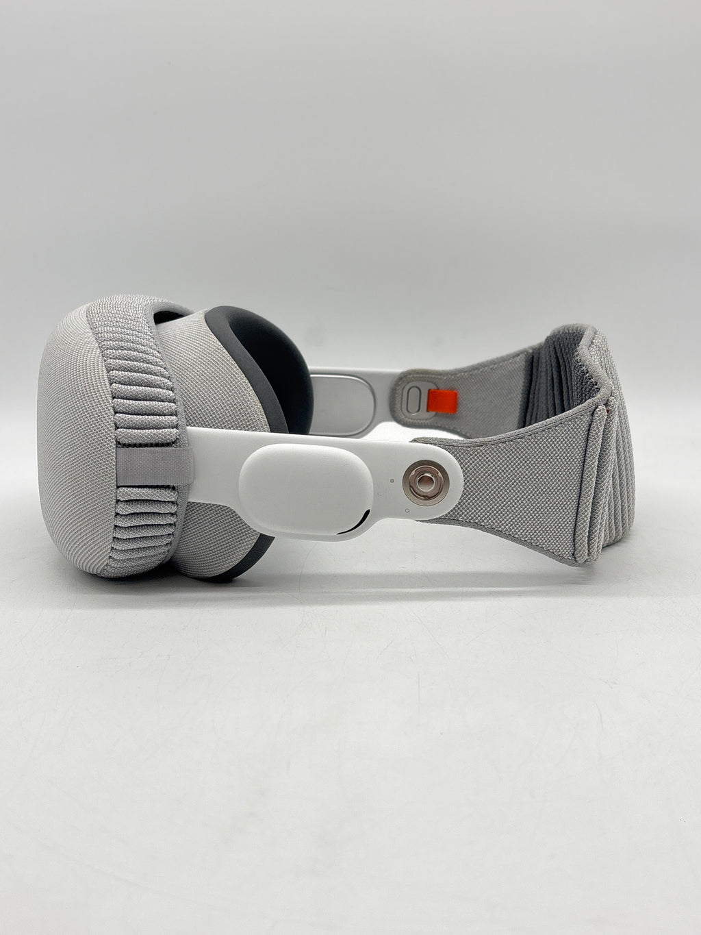 Apple Vision Pro 256 GB Standalone VR Headset White WiFi