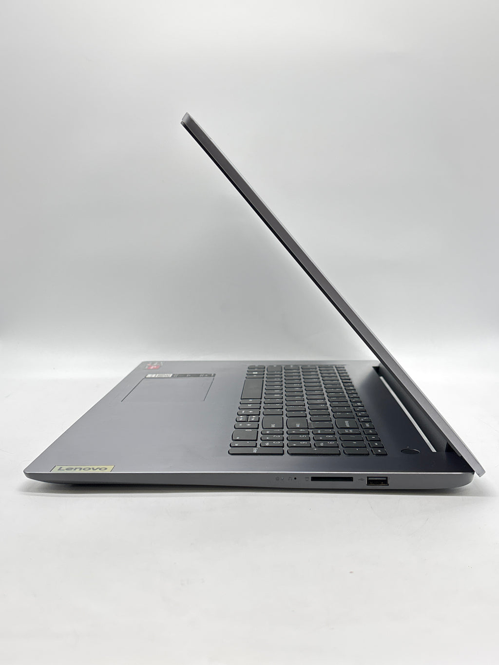 Lenovo IdeaPad 3 17ABA7 AMD Ryzen 5 5625U 16GB RAM 1TB SSD - Used