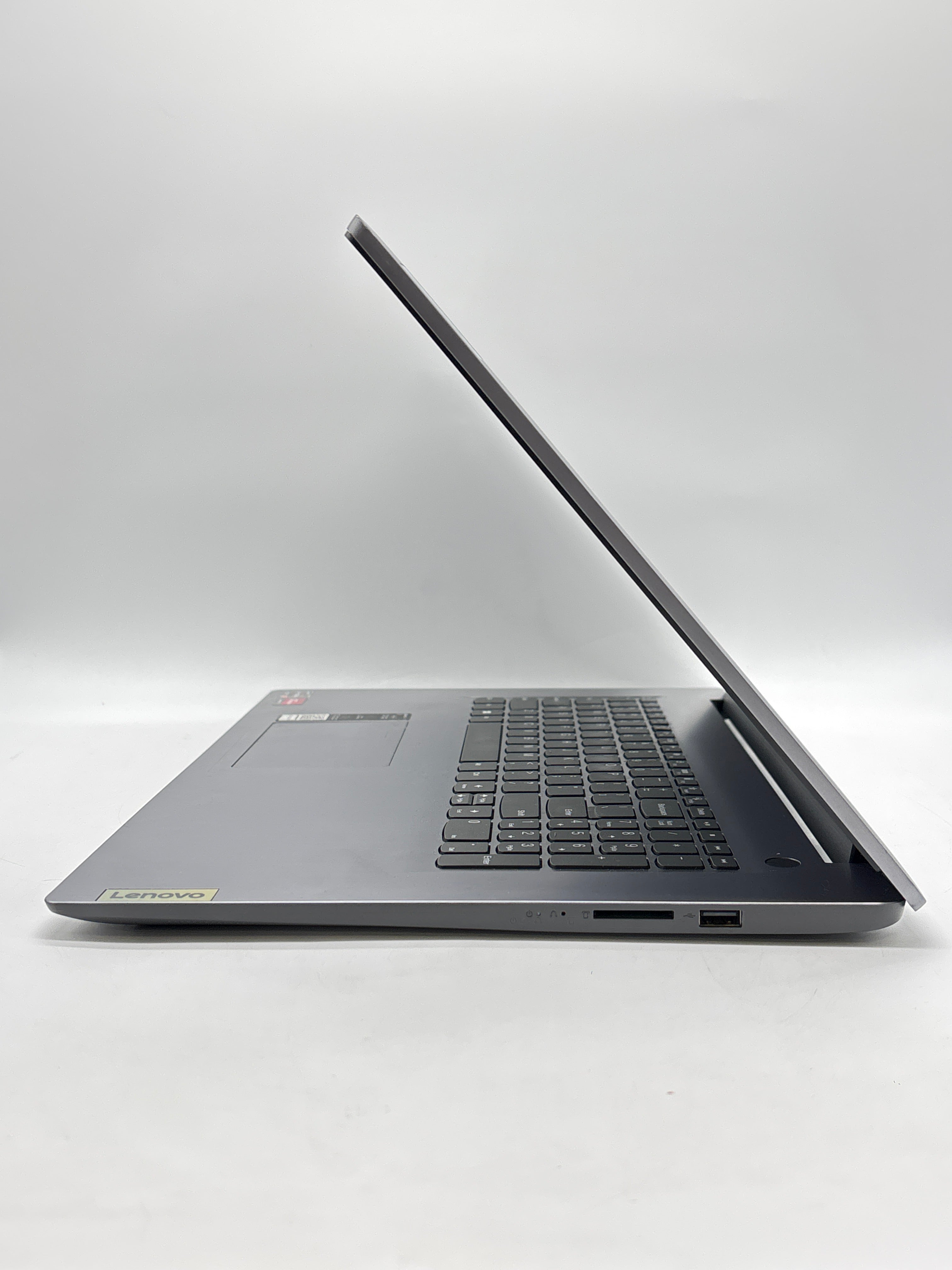 Lenovo IdeaPad 3 17ABA7 AMD Ryzen 5 5625U 16GB RAM 1TB SSD - Used