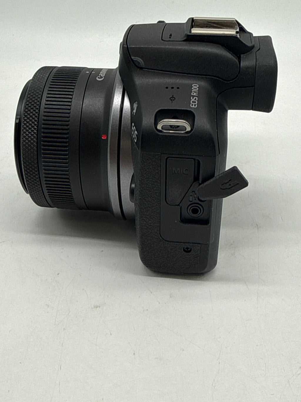 Canon EOS R100 24.1MP Mirrorless Camera w/ RF-S 18-45mm - Used