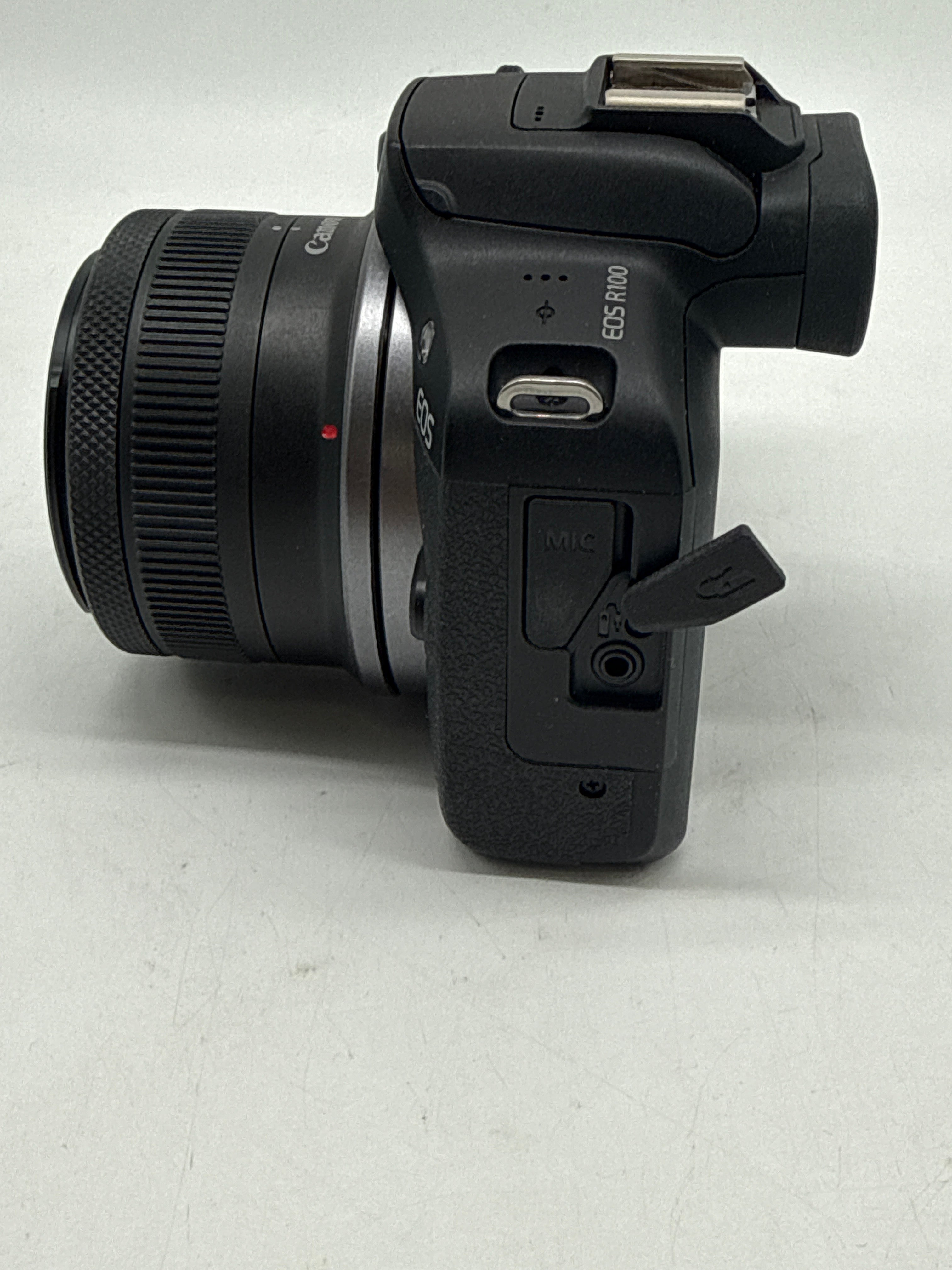 Canon EOS R100 24.1MP Mirrorless Camera w/ RF-S 18-45mm - Used
