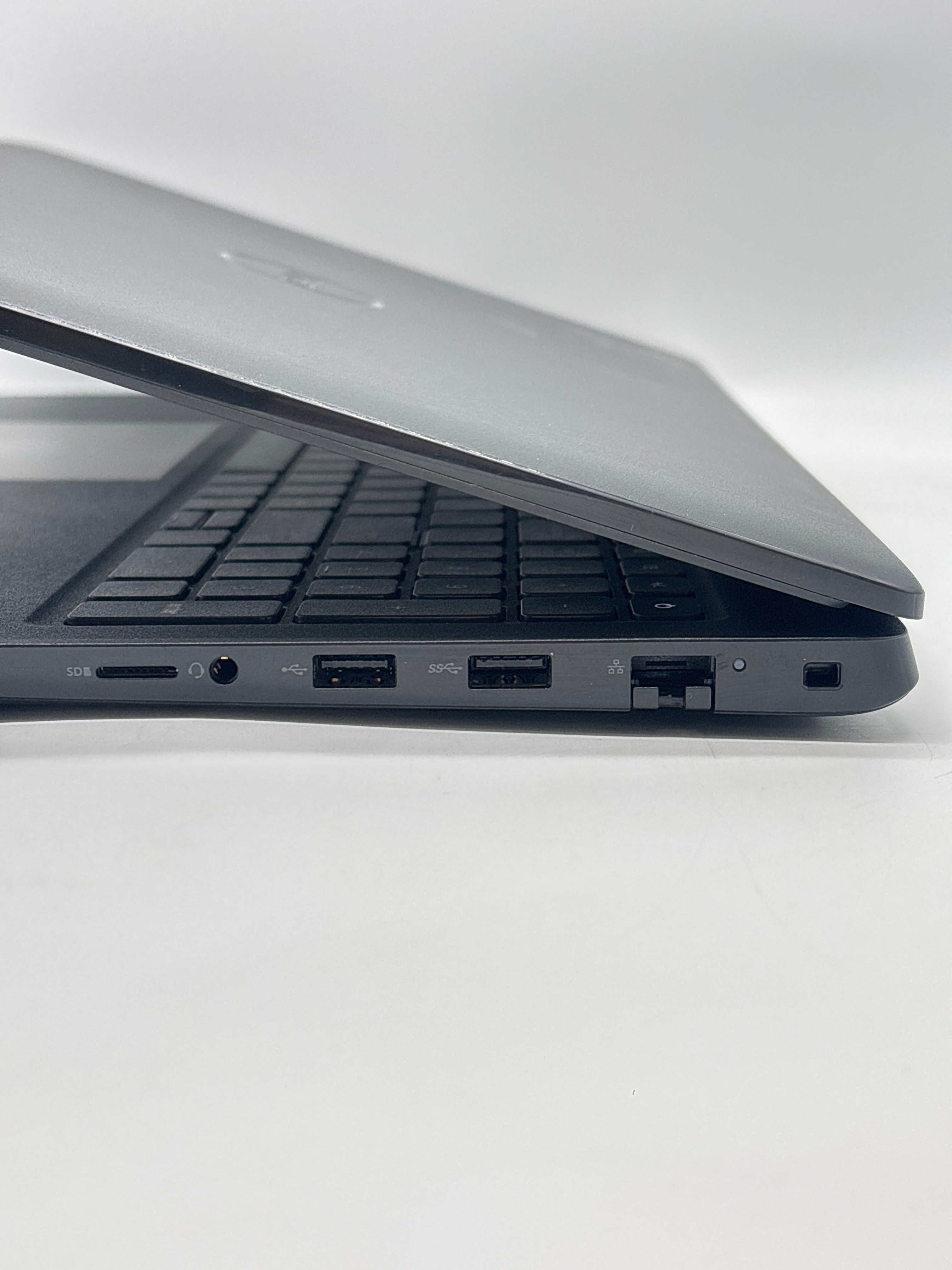 Dell Latitude 3520 i5-1135G7 8GB RAM 256GB SSD