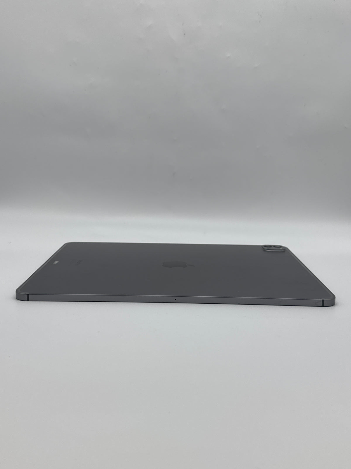 Apple iPad Pro 6th Gen 12.9" 128GB Wi-Fi Silver w/ Apple Magic Keyboard - Used
