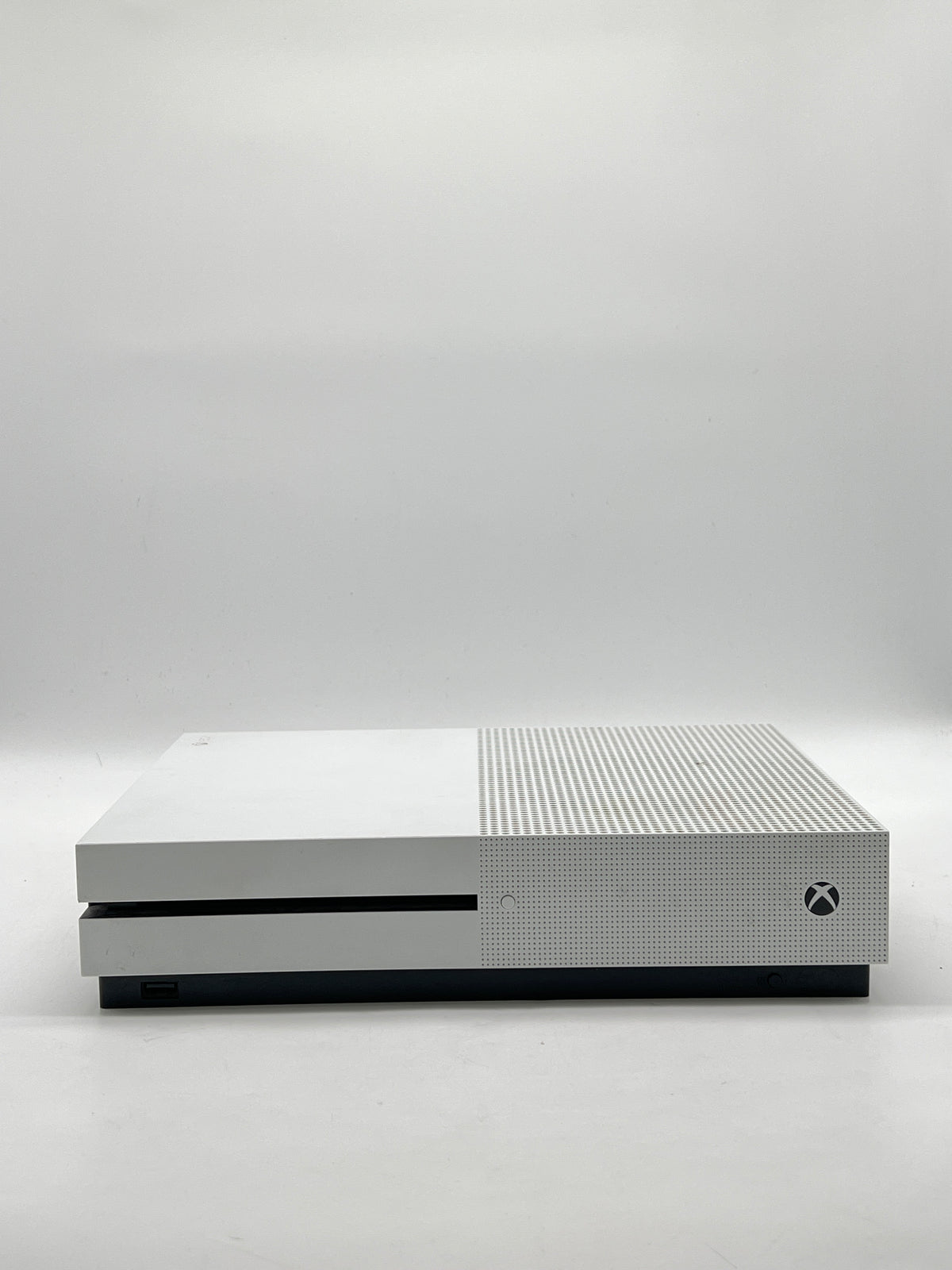 Microsoft Xbox One S 1681 1TB White Console w/ 2 Controllers 2 Games - Used