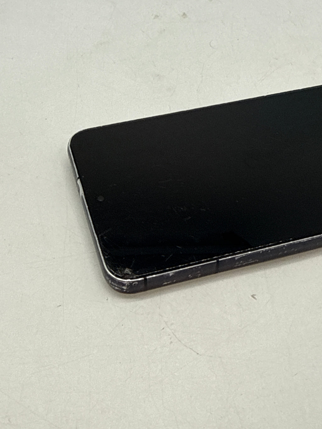 T Mobile Samsung Galaxy S22 SM-S901U 256GB - Cracked Screen