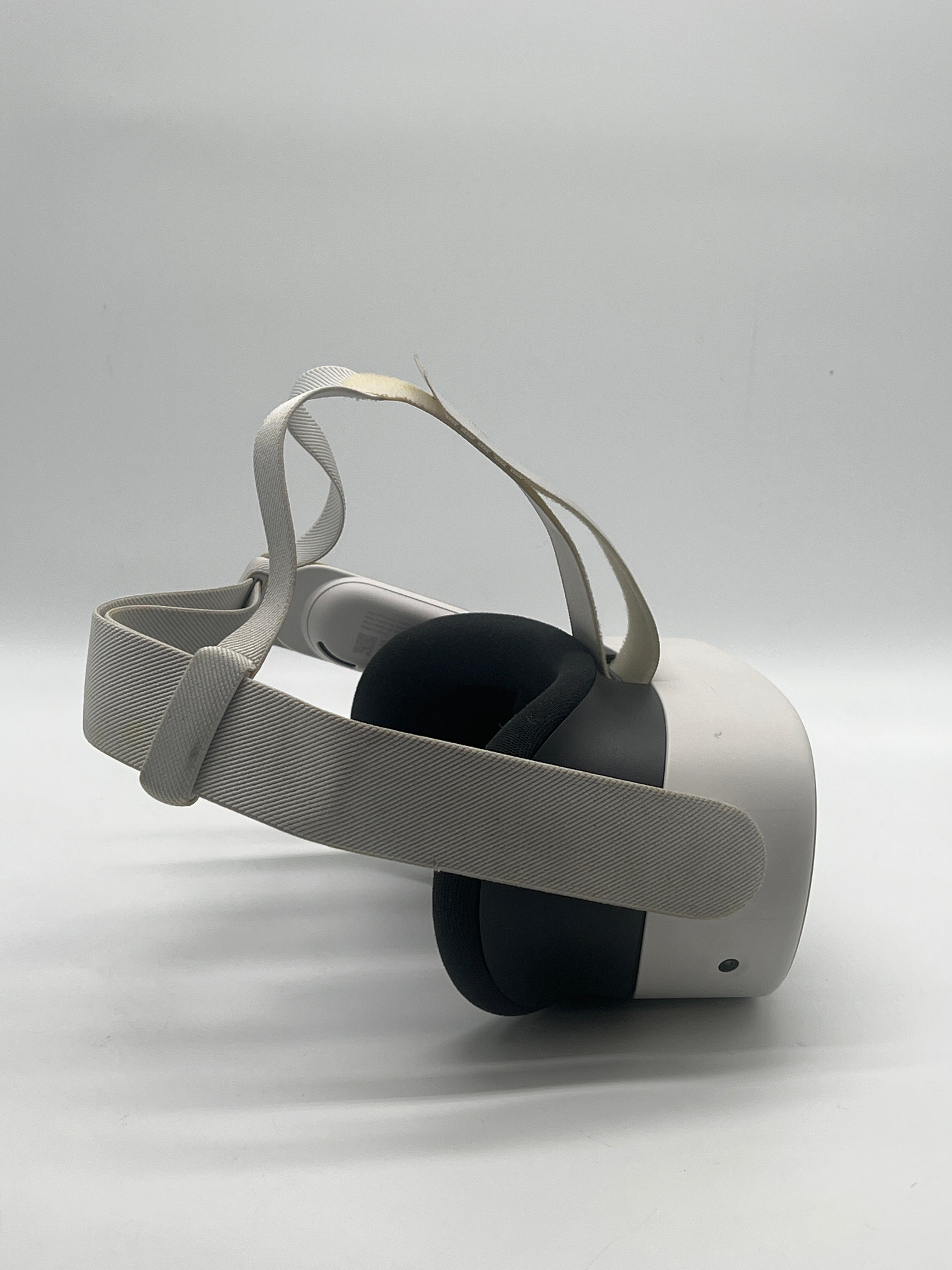 Meta Quest 3 VR Headset - For Parts - (Lens Issue)