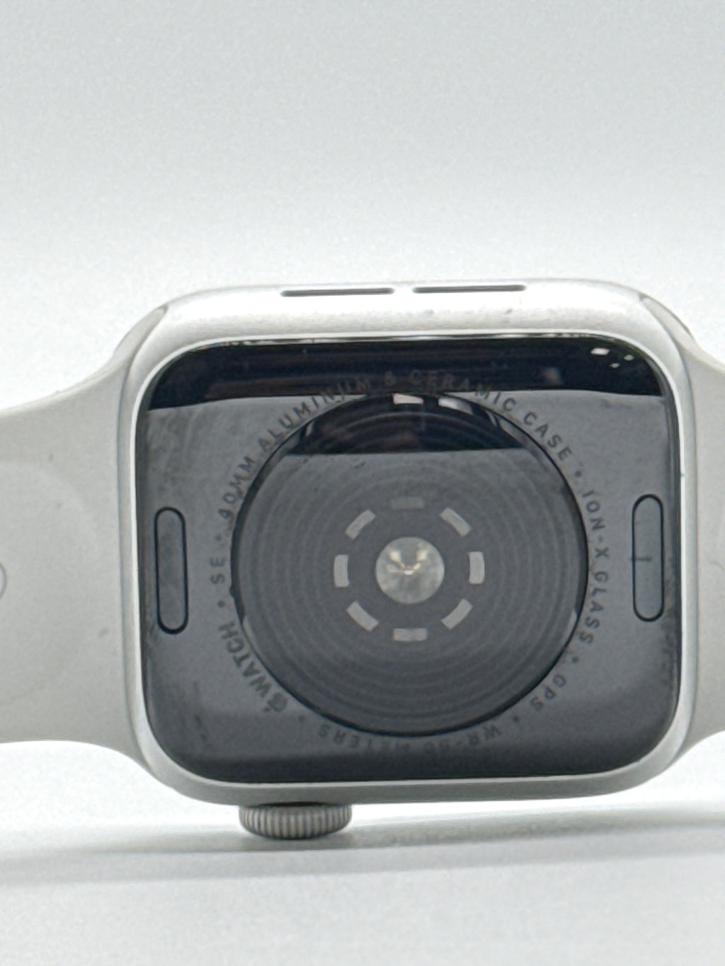 Apple Watch SE 1st Gen 40MM GPS Silver A2351 with White Sport Band